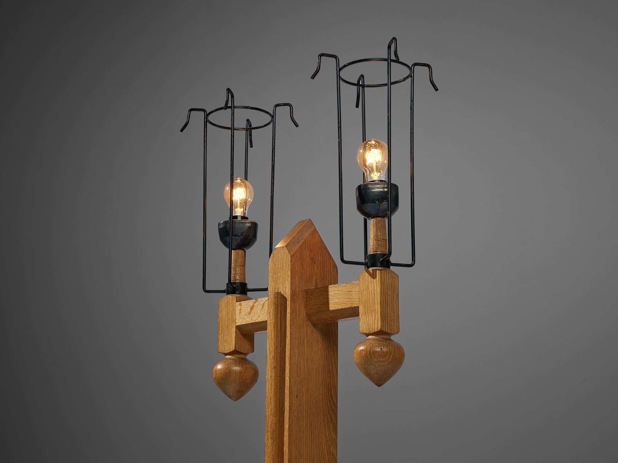Milieu du XXe siècle Enfilade Guillerme & Chambron avec lampe en vente