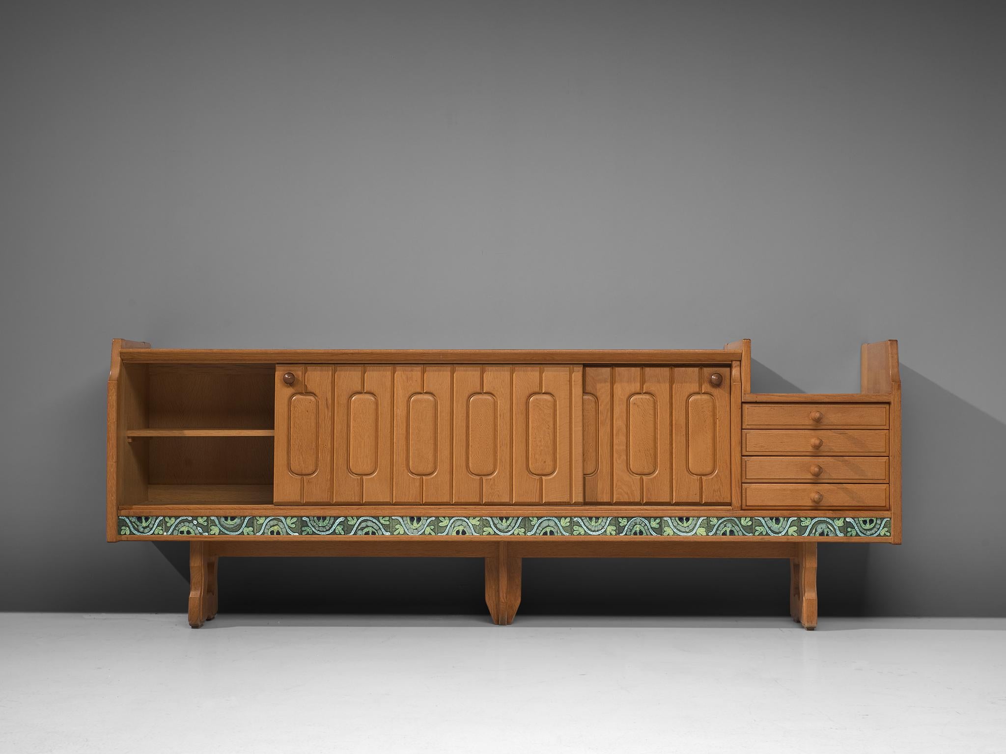 Guillerme et Chambron 'Simon' Sideboard in Oak with Ceramics In Good Condition In Waalwijk, NL