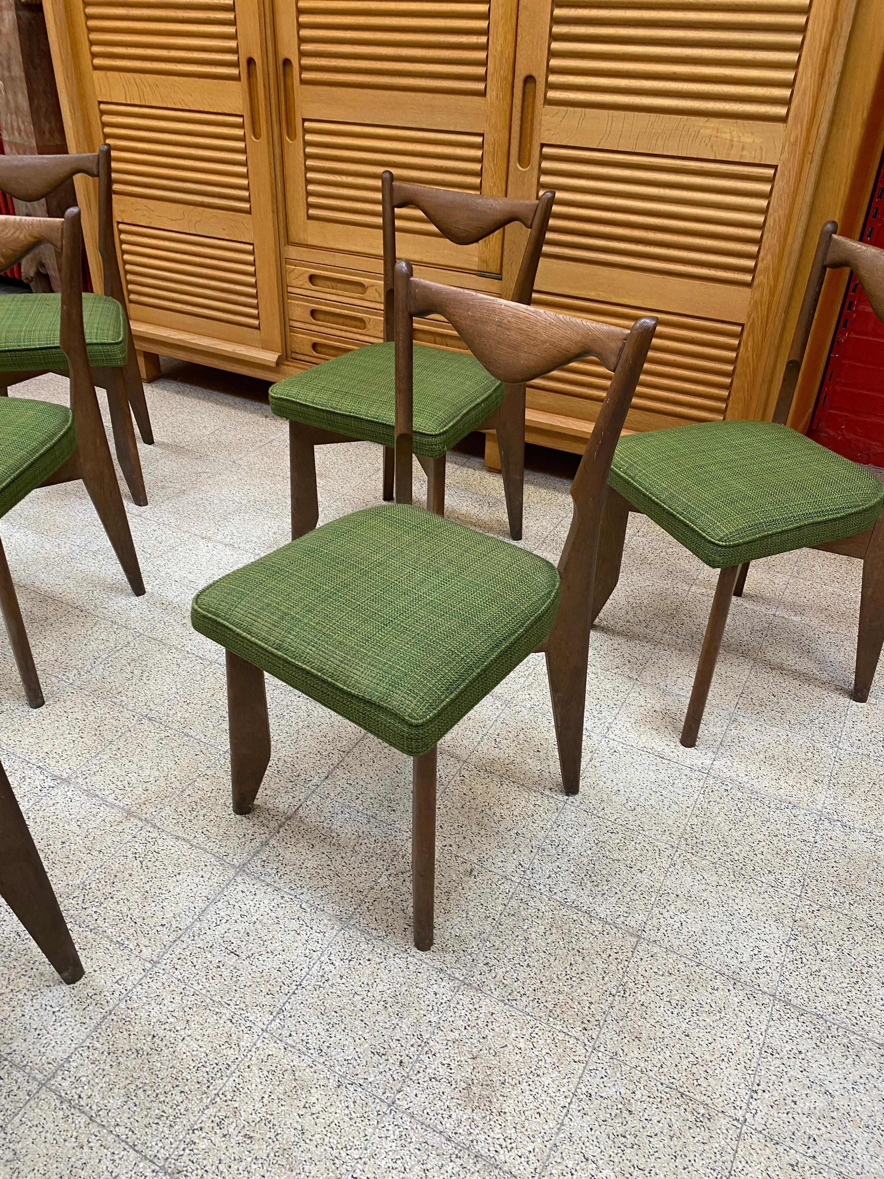 Guillerme et Chambron, six oak chairs. Edition Votre Maison, circa 1970.
 