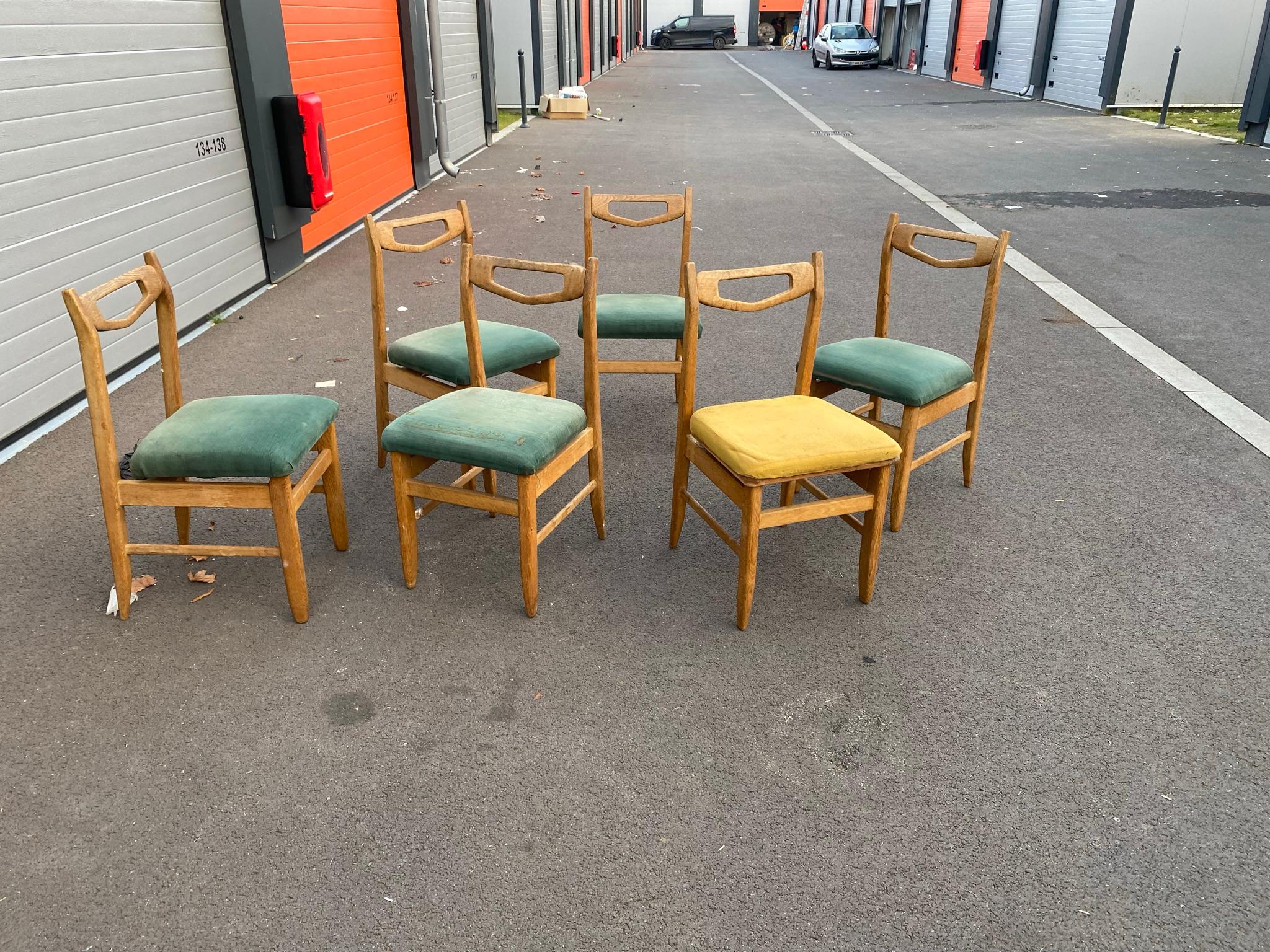 Guillerme et Chambron, six oak chairs. Edition Votre Maison, circa 1970.
Foams to change.
The patina is dirty.