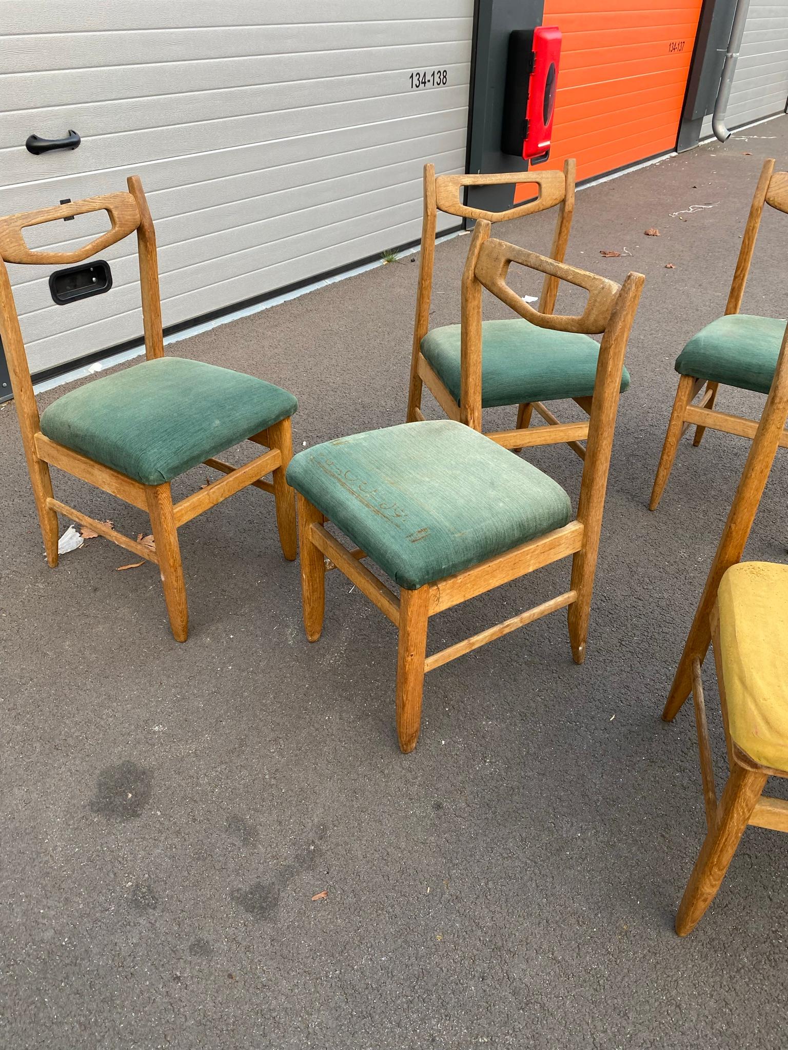 Français Six chaises en chêne Guillerme et Chambron, Édition Votre Maison, vers 1970 en vente