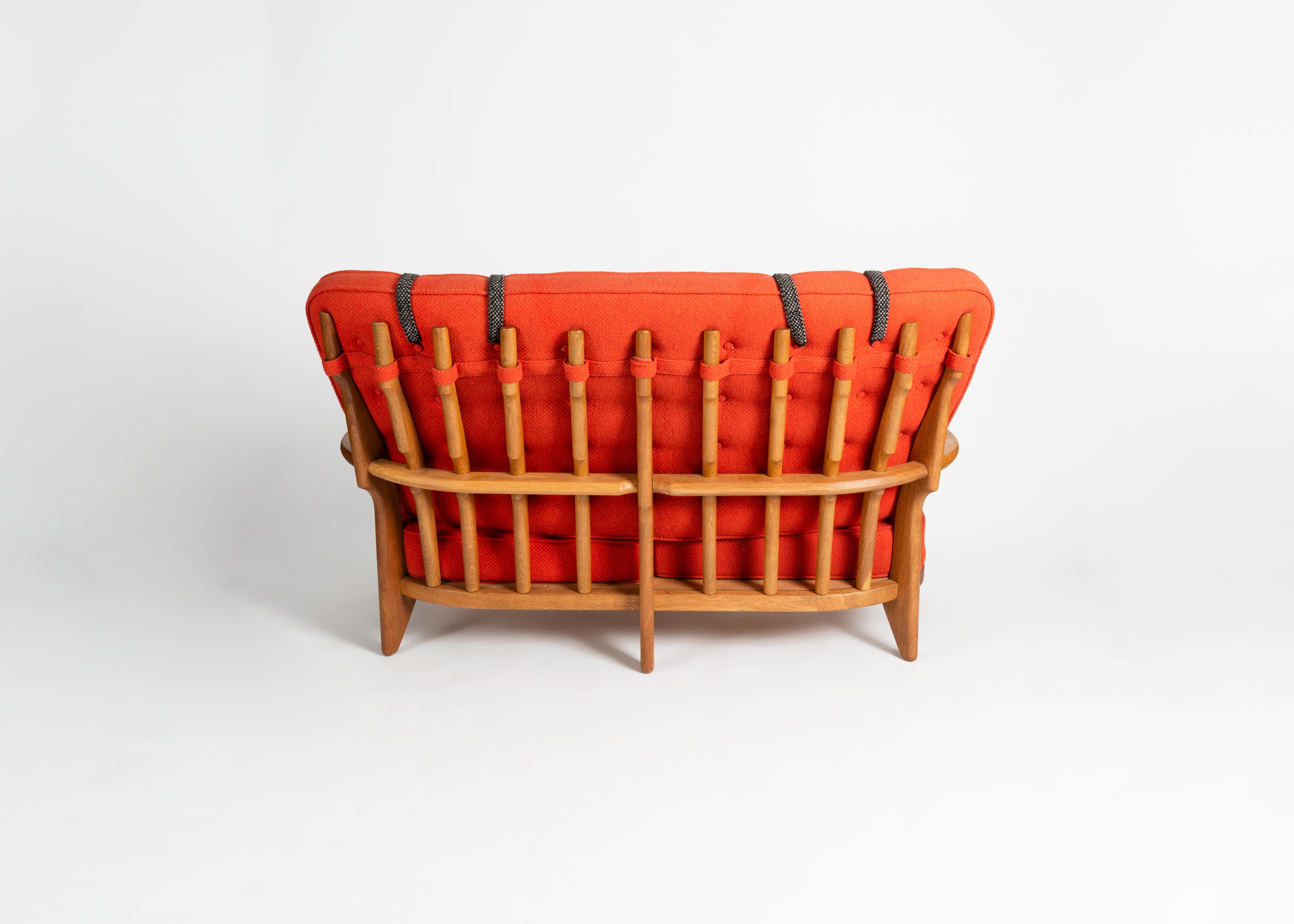 French Guillerme et Chambron, Banquette Grand Repos, Two-Seater Settee, Circa 1960 For Sale