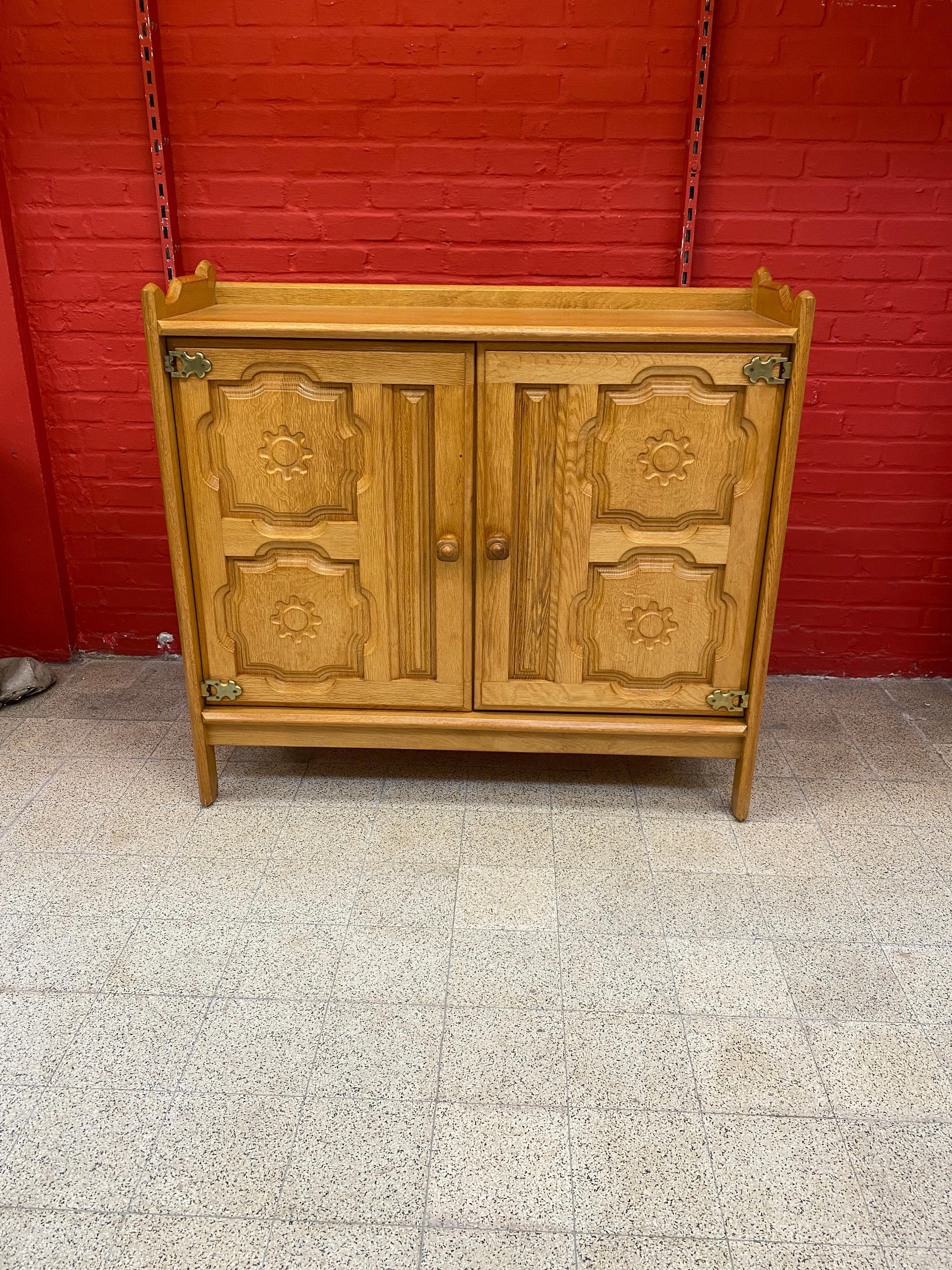 Guillerme et Chambron, solid oak cabinet. Edition Votre Maison, circa 1970-1980.
 
