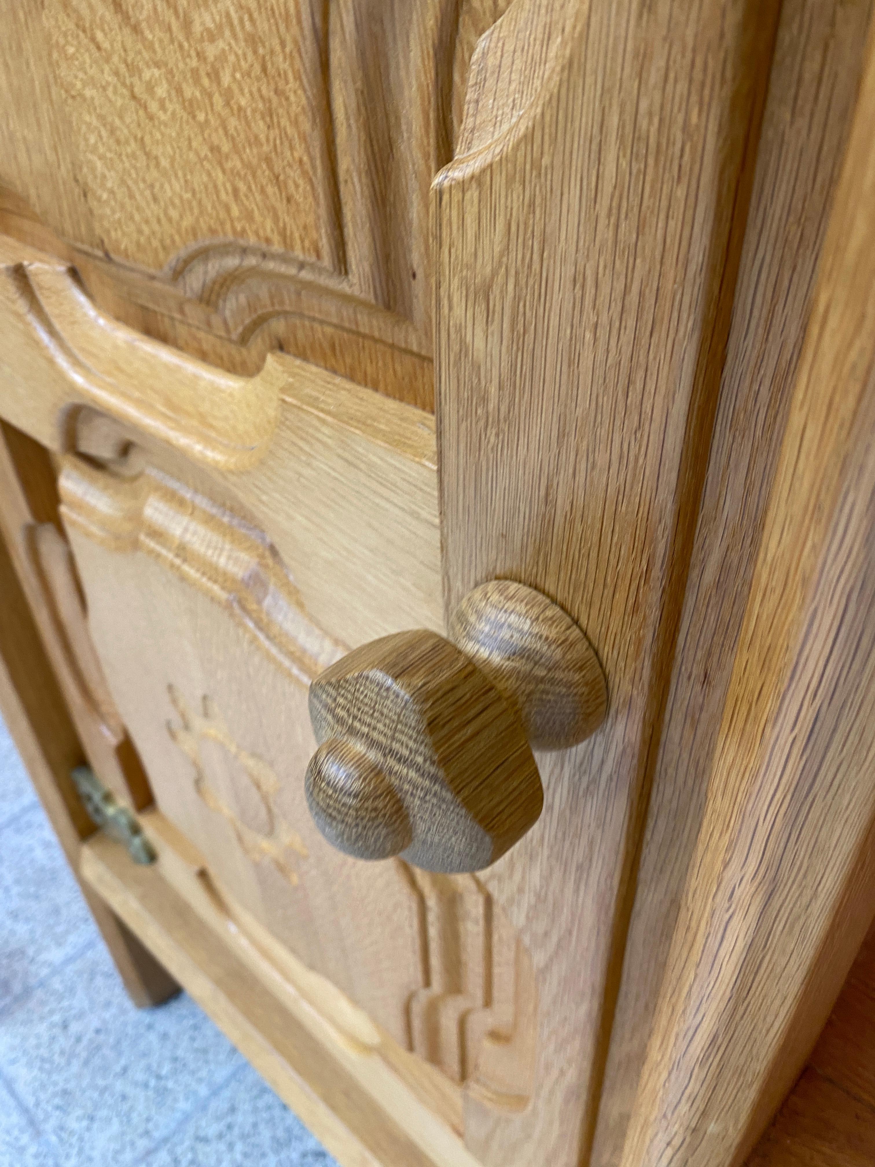 Guillerme et Chambron, Mobile in Oak massiccio Edizione Votre Maison, circa 1970-1980 in vendita 1
