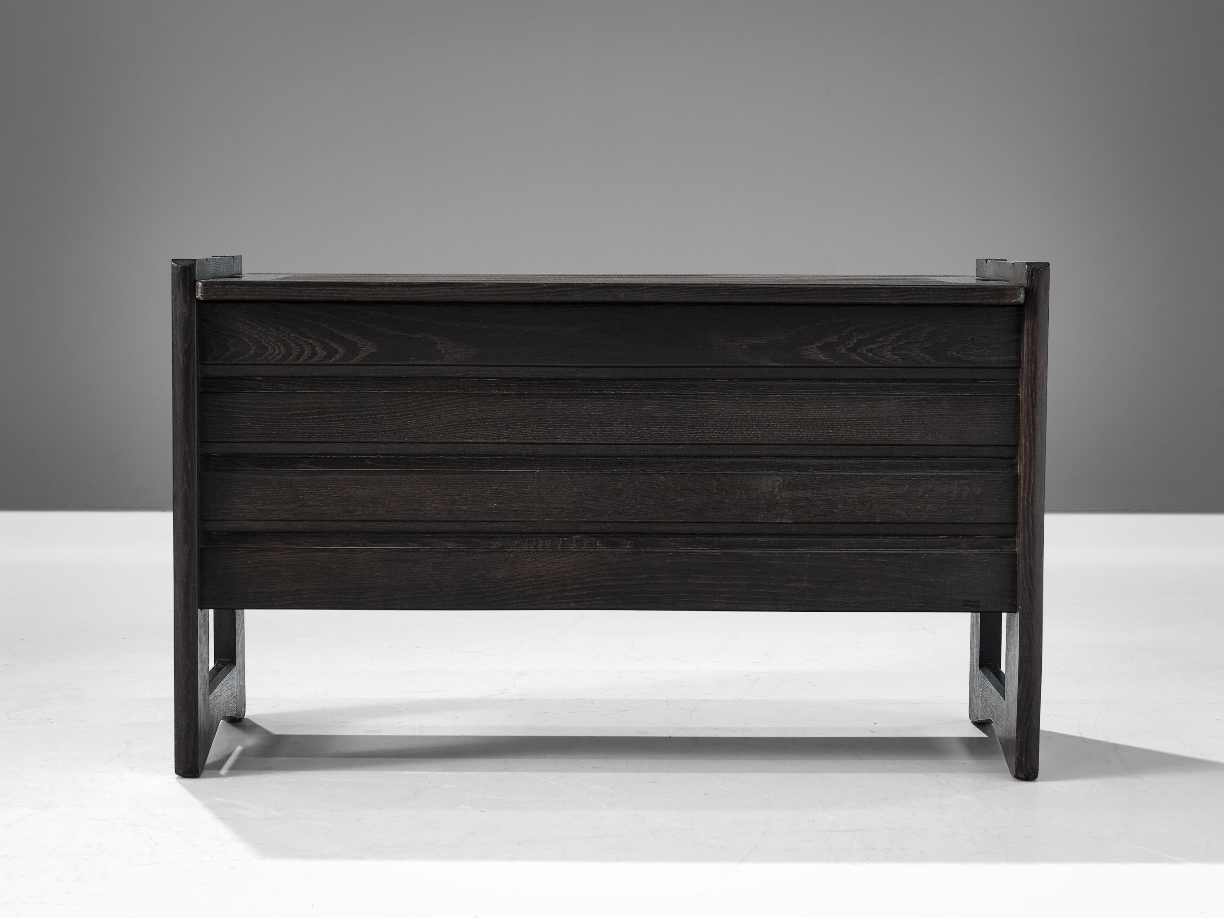 Guillerme et Chambron for Votre Maison, trunk or side bench, oak, brass, France, 1960s

This rare cubic blanket chest is made by the designer duo Guillerme & Chambron. This particular design is characterized by a solid construction with expertly