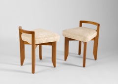 Guillerme et Chambron, Tabouret Rubercrin, Paar Eichenholzhocker, Frankreich, um 1960