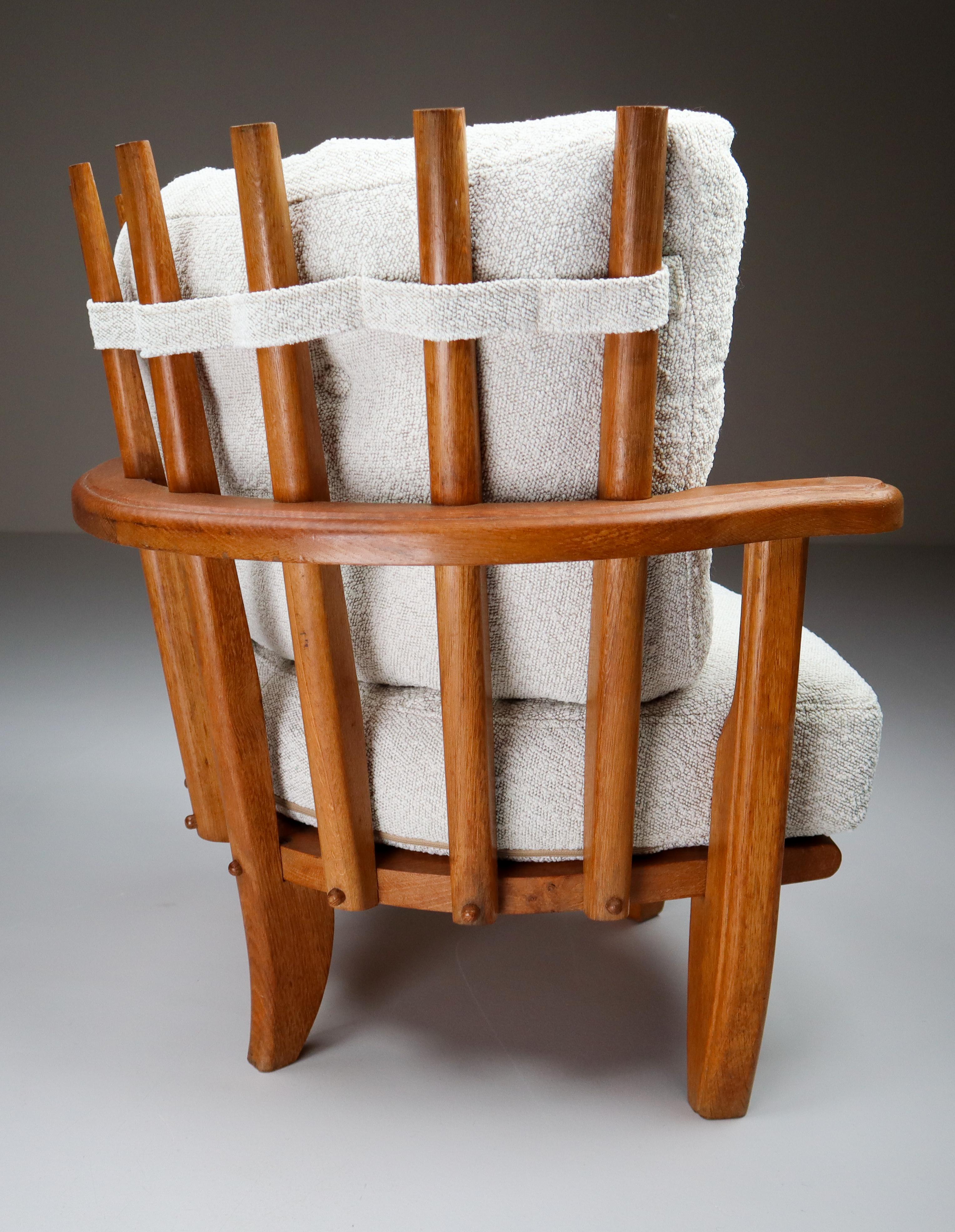 Guillerme et Chambron 'Tricoteuse' Chairs in Oak and Bouclé Fabric, France, 1950 In Good Condition In Almelo, NL