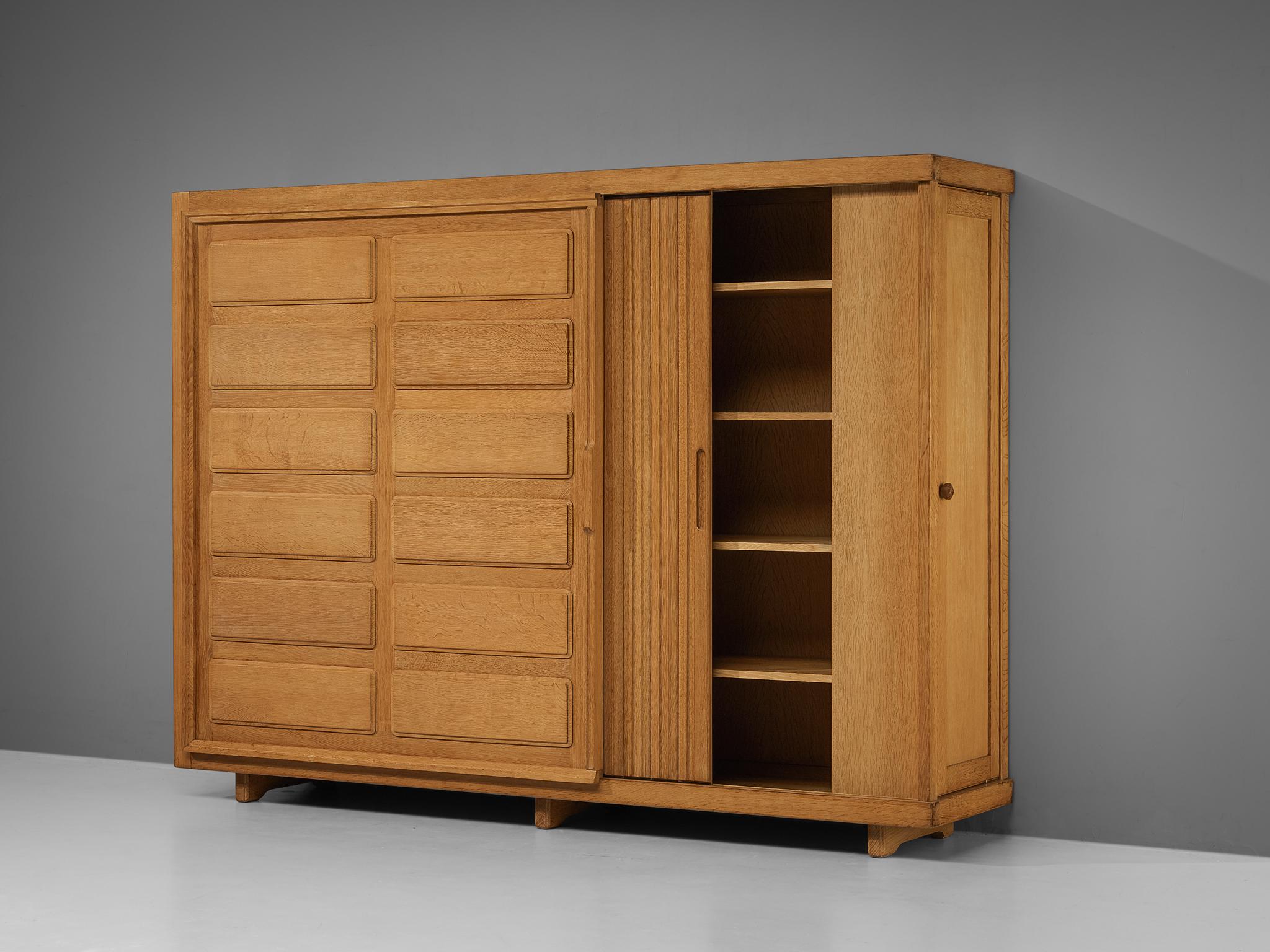 Guillerme & Chambron Large Highboard in Oak with Carved Doors 3