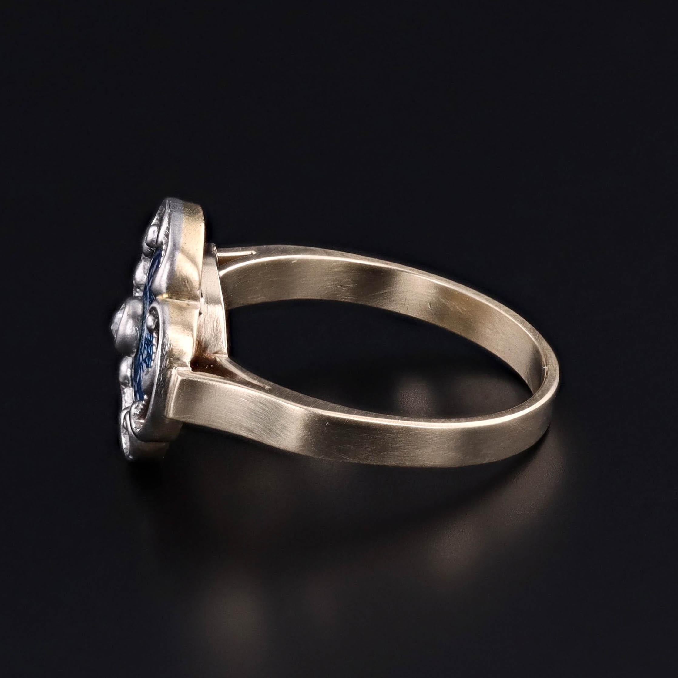 Anillo de esmalte guilloché y diamantes de platino y oro de 14k Corte redondo en venta