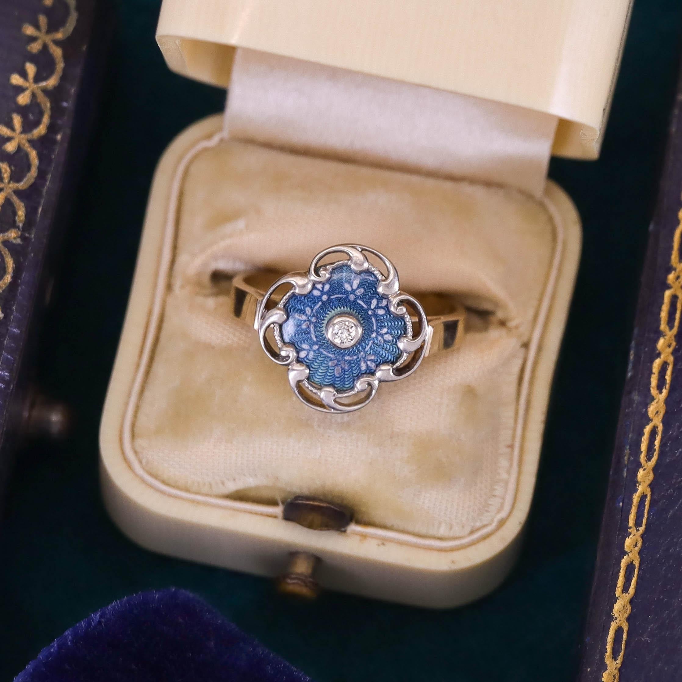 Anillo de esmalte guilloché y diamantes de platino y oro de 14k en venta 2