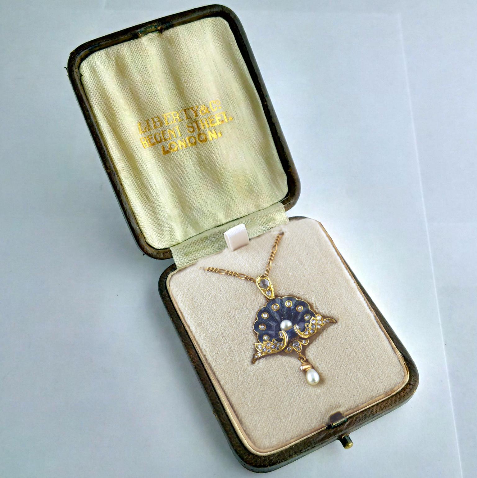 Guilloché Enamel Pearl Diamond Gold Belle Époque Pendant, circa 1900 6