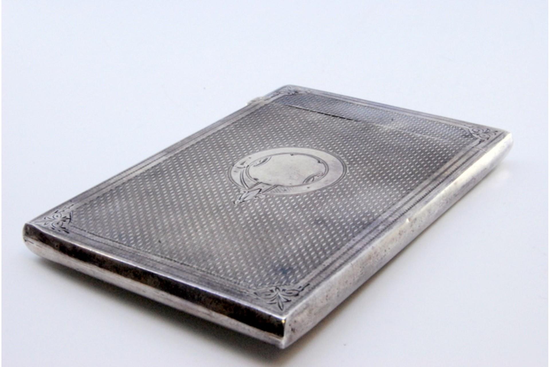 Guilloche silver card case w/ borders around the edges & a central monogram card For Sale 1