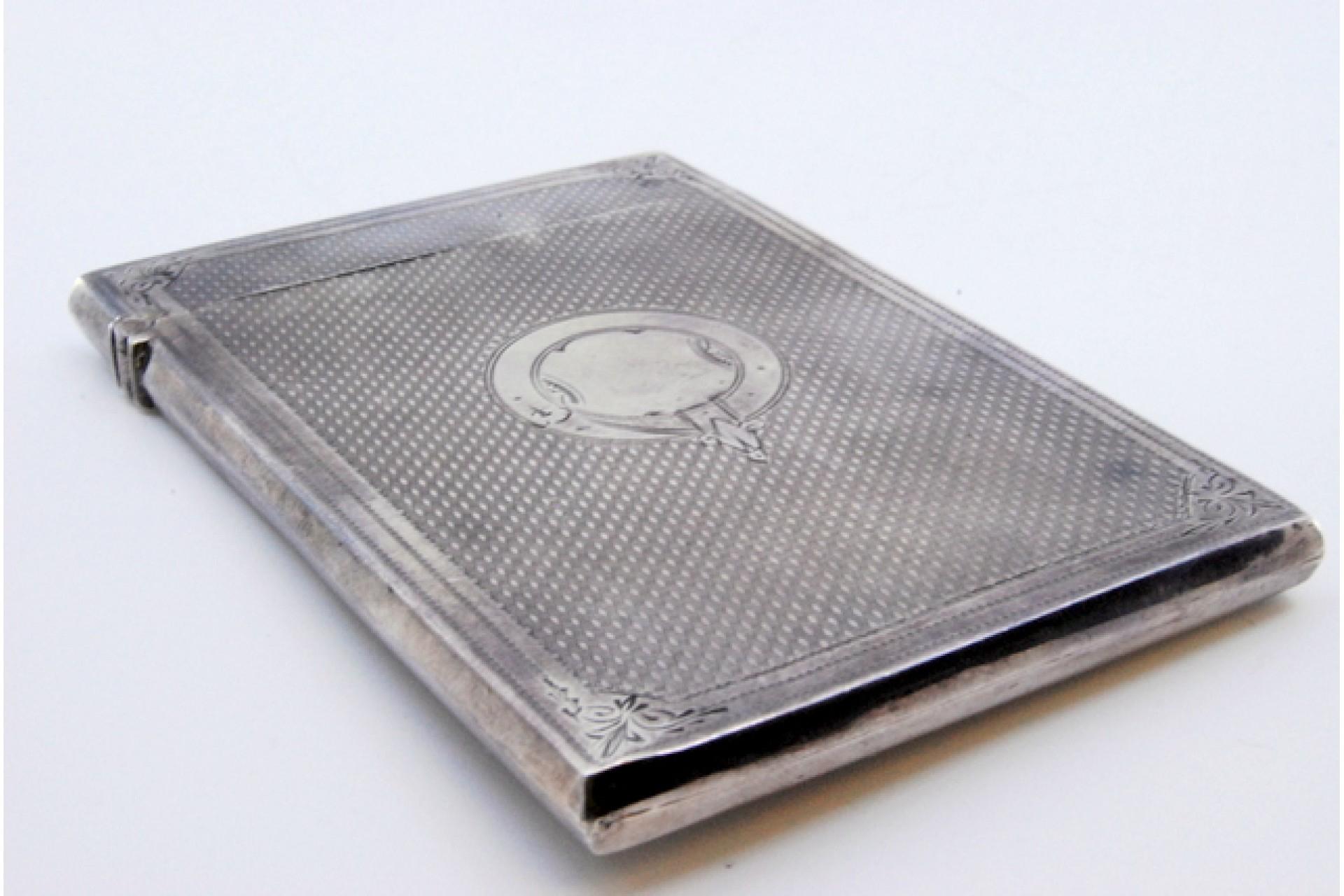 Guilloche silver card case w/ borders around the edges & a central monogram card For Sale 2