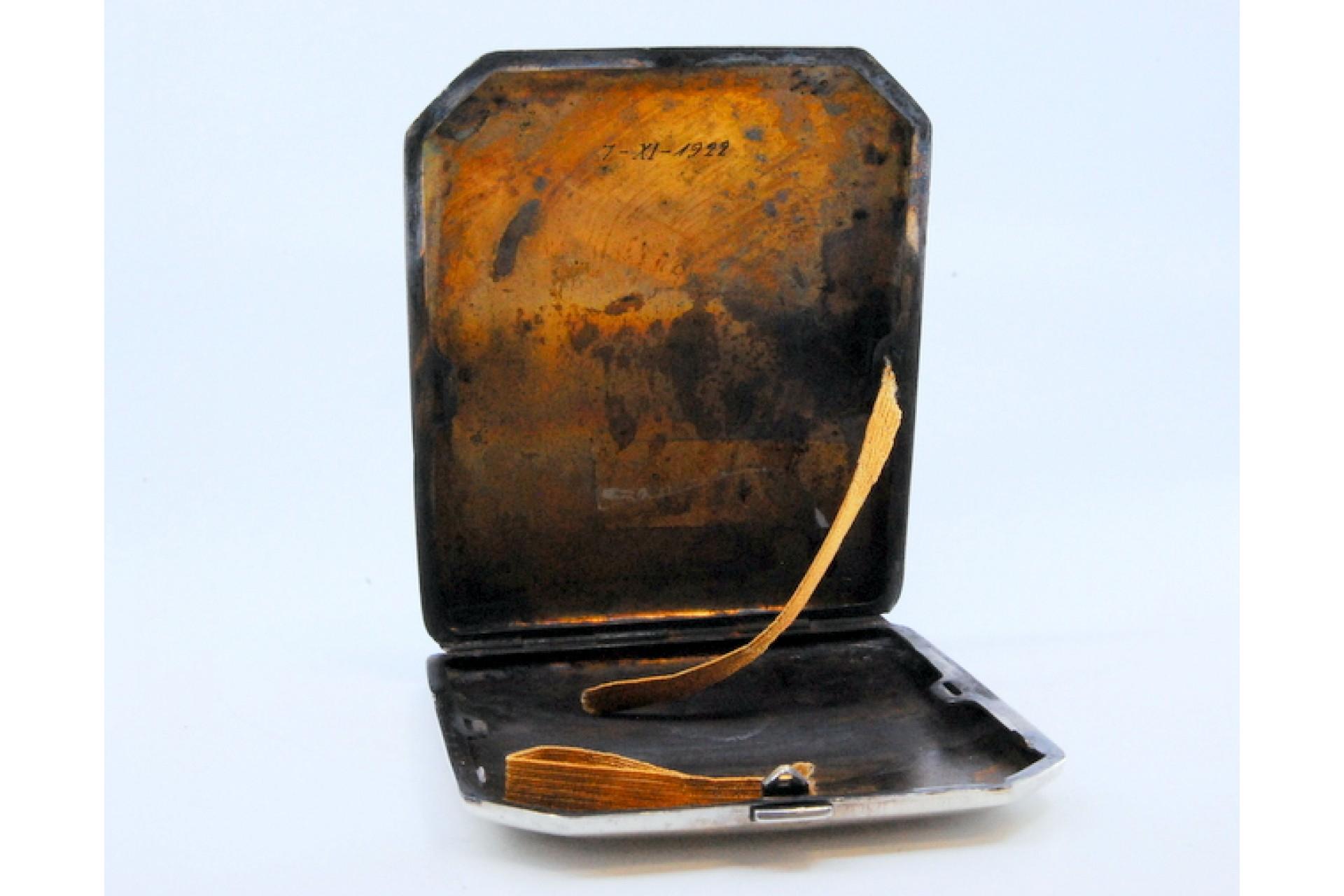 Guilloche silver case with beveled corners, monogram plate and hinged lid For Sale 1