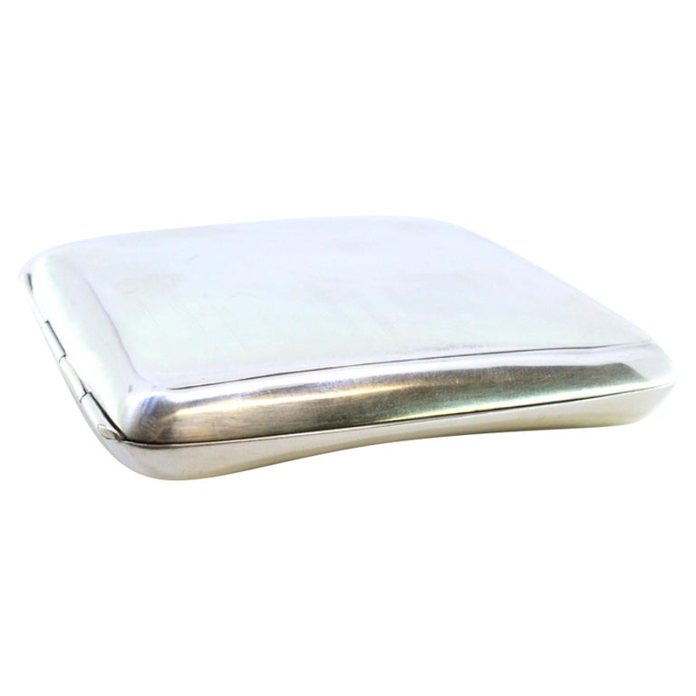 Guilloche silver cigarette case with curved bands at the top and gold  interior For Sale at 1stDibs