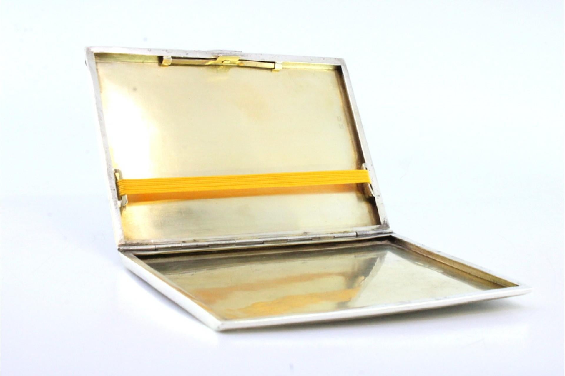 Guilloche silver cigarette case with opening application and gold interior In Good Condition For Sale In Porto, PT