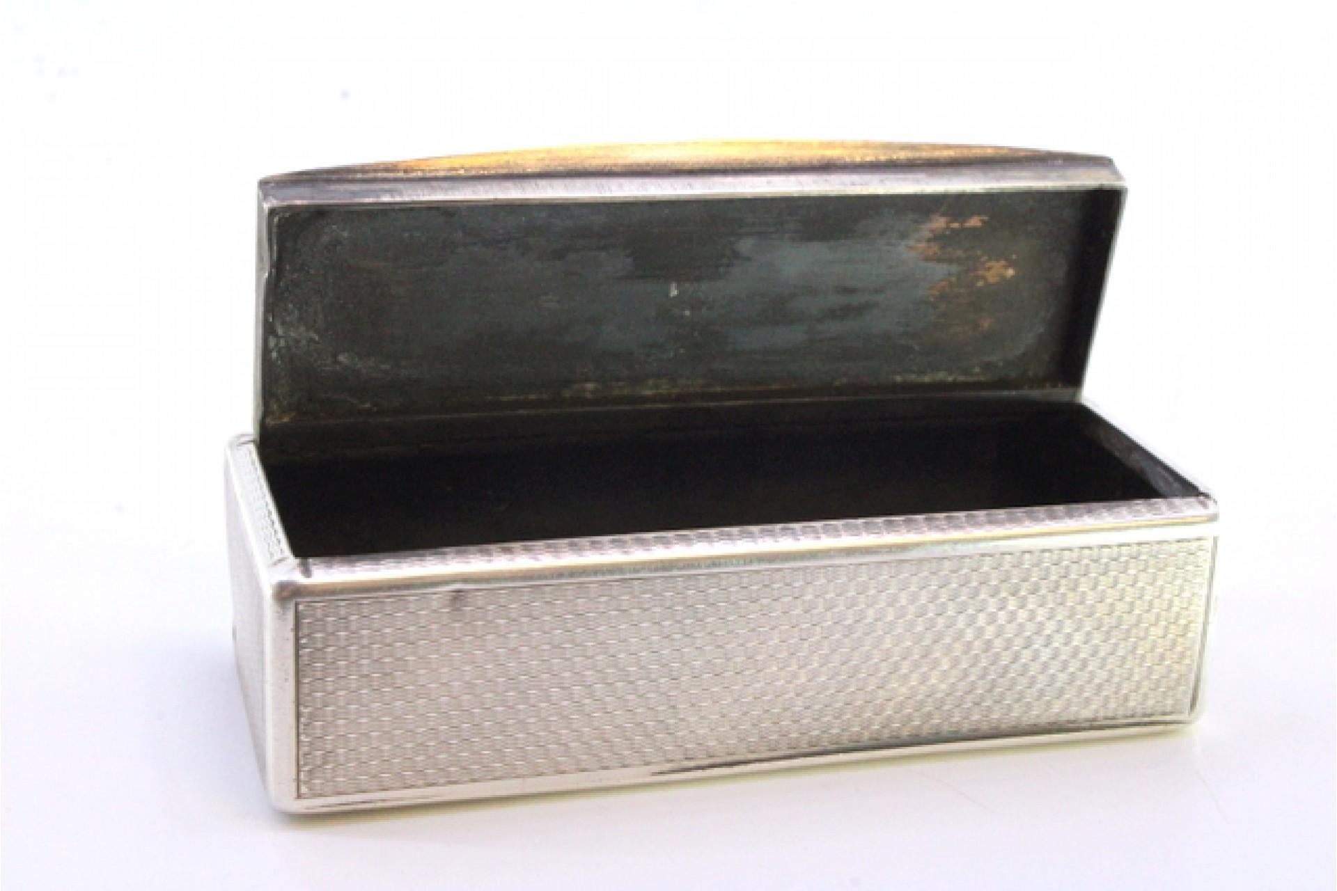 European Guilloche silver snuff box with monogram lid and engraved surround For Sale