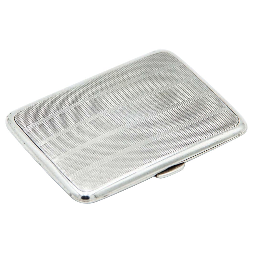 Guilloche silver snuffbox with bands at the top