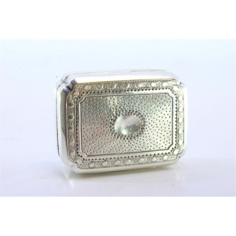 Guilloché silver vinaigrette with cartouche on both sides, George III period Europeo en venta