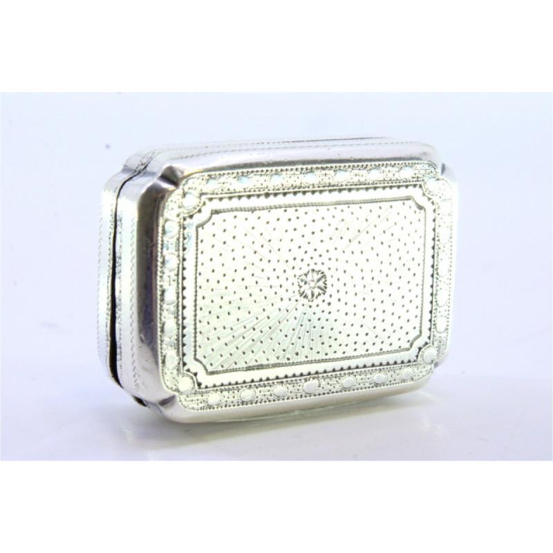 Guilloché silver vinaigrette with cartouche on both sides, George III period en Bueno estado para la venta en Porto, PT