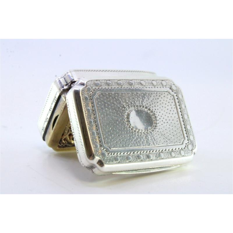 Guilloché silver vinaigrette with cartouche on both sides, George III period Silver en venta