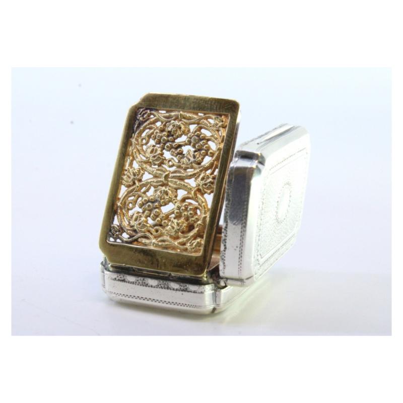 Guilloché silver vinaigrette with cartouche on both sides, George III period en venta 1