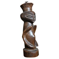 Statua di guine della tribù Kusu, RD Congo, prima metà del XX secolo