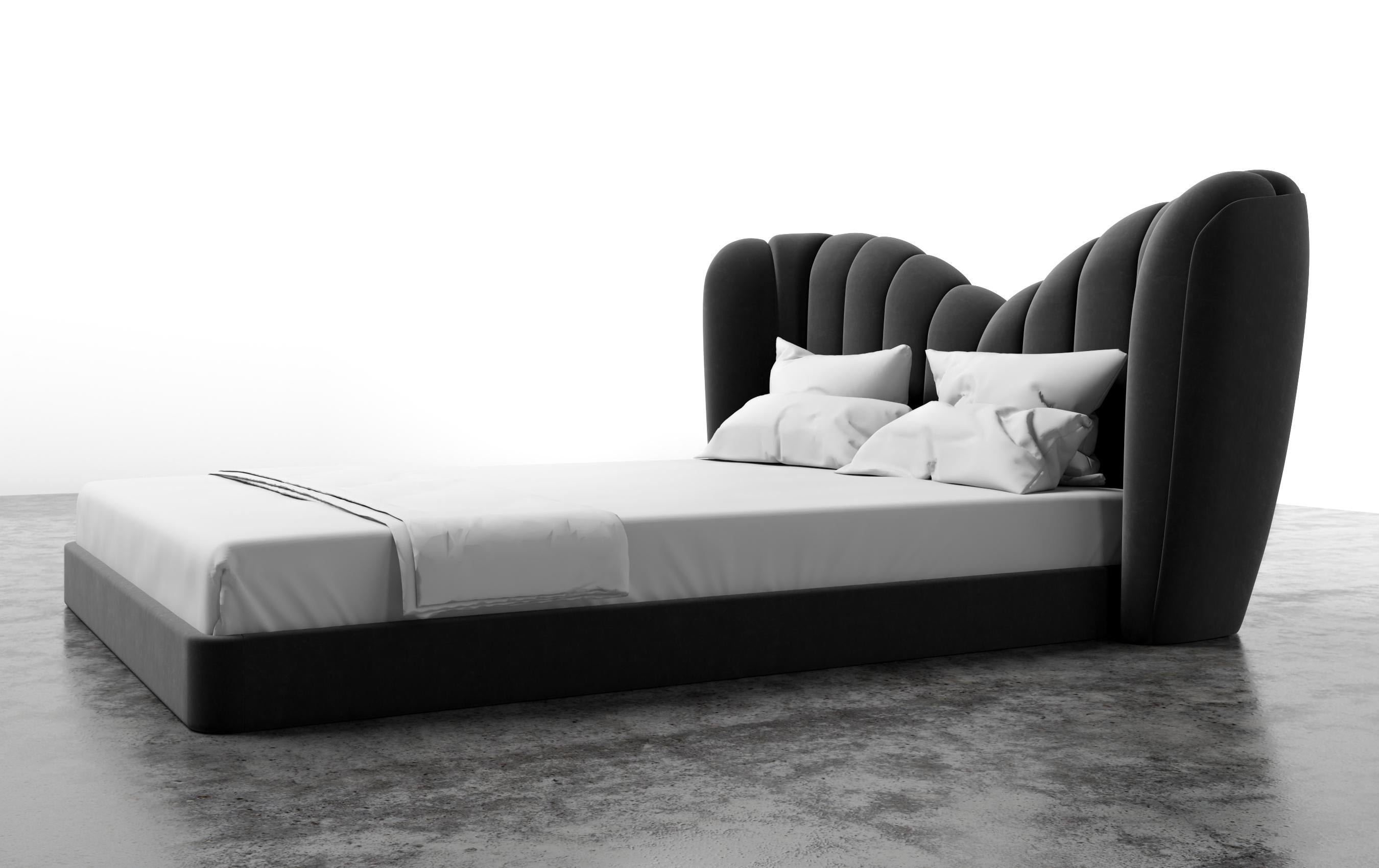 GUINIVERE BED - Modernes geschwungenes Bett aus luxuriösem anthrazitfarbenem Samt  (amerikanisch)