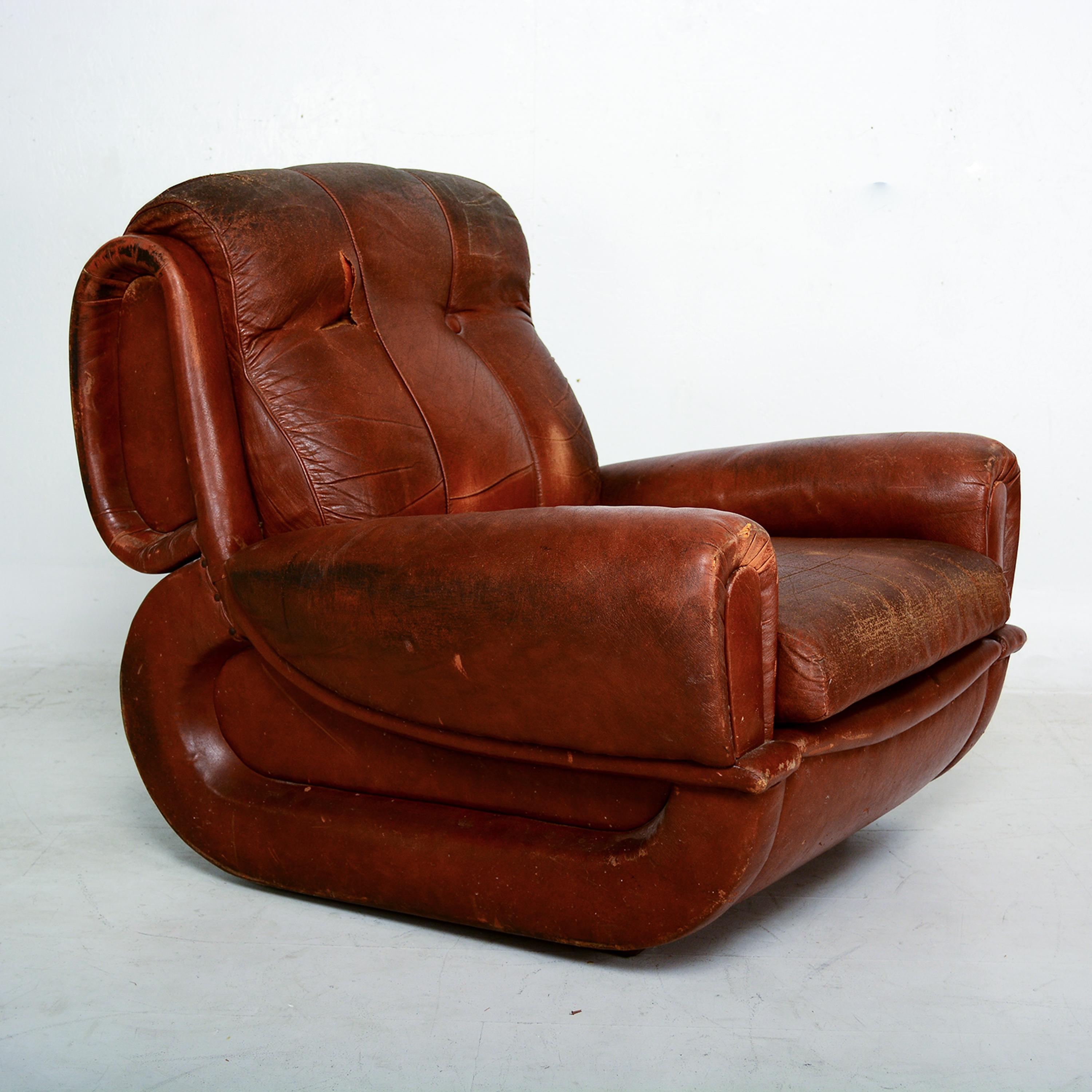 italian poltrona lounge chair