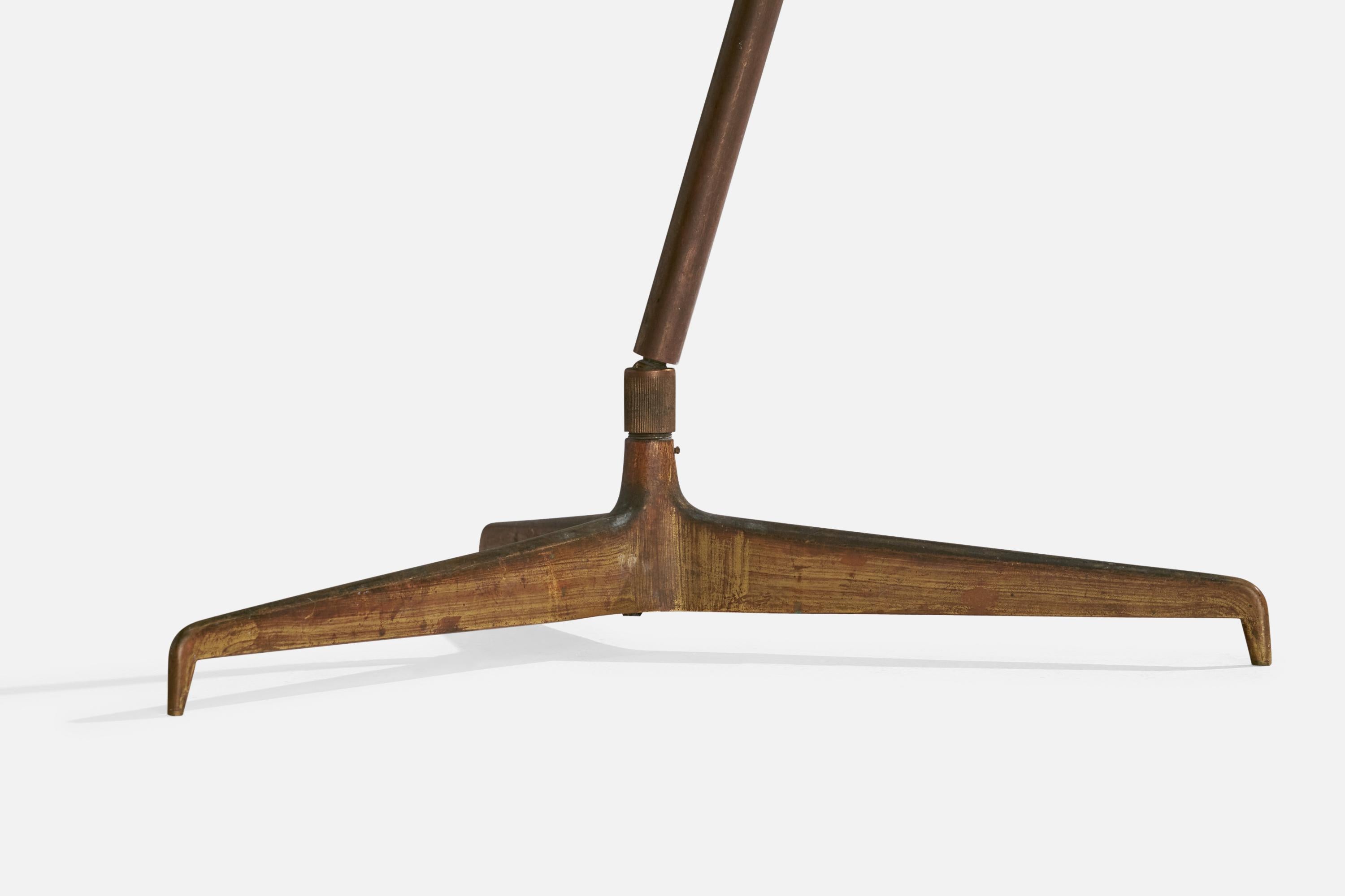 Mid-Century Modern Guiseppe Ostuni, lampadaire, laiton, tissu, Italie, années 1950 en vente