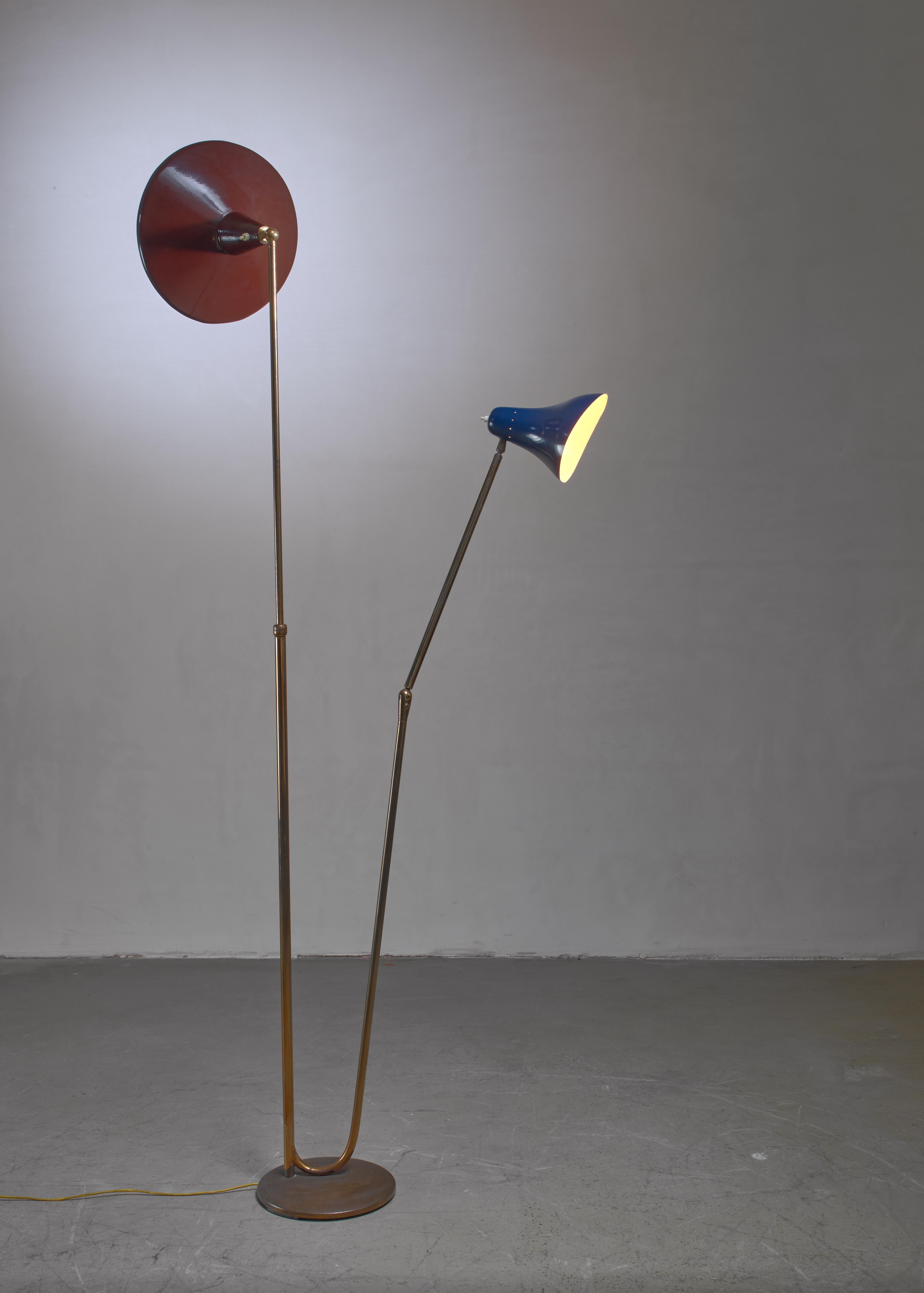 Mid-Century Modern Guiseppe Ostuni Floor Lamp with 2 Shades for O-Luce, Italy For Sale