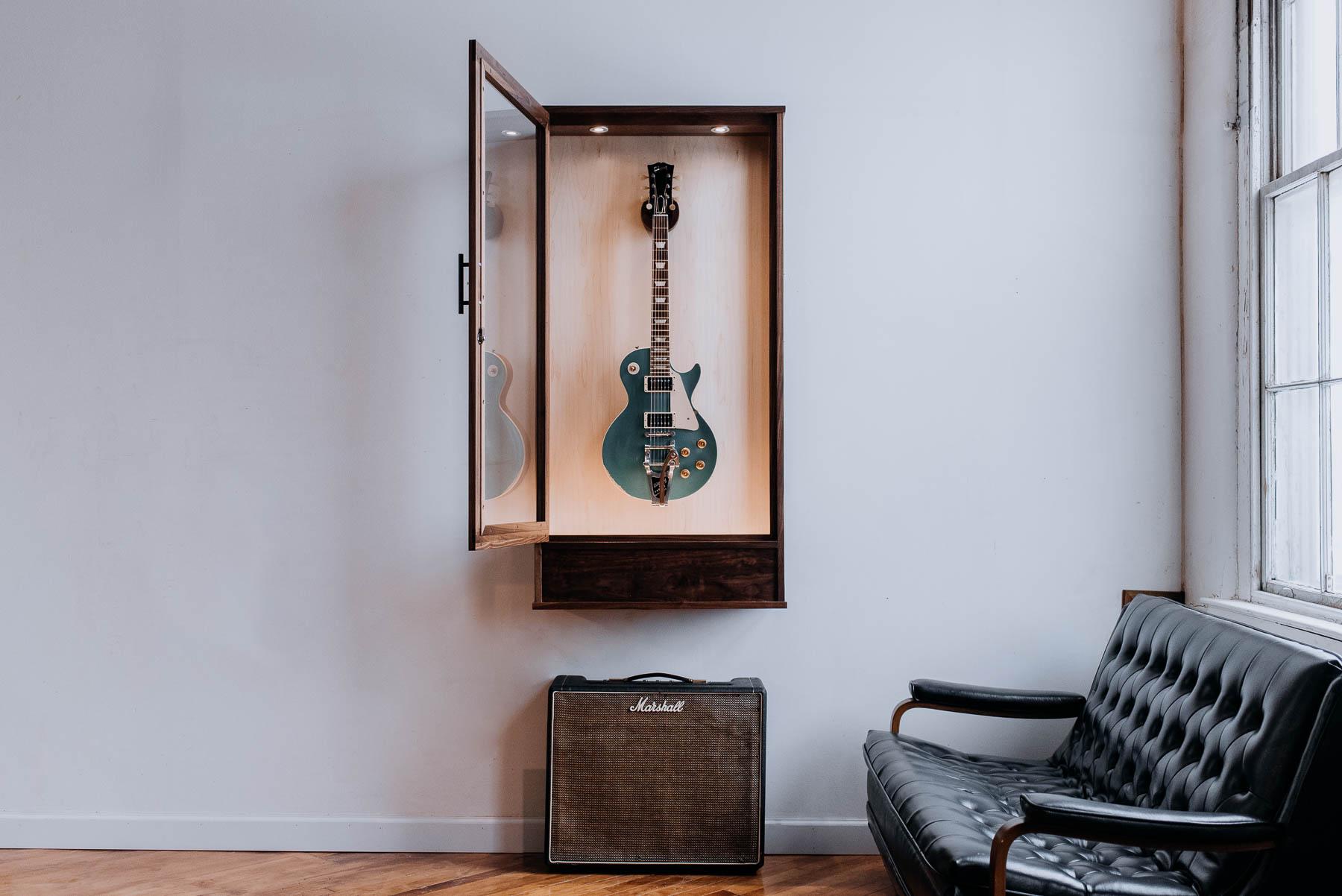 guitar display case with humidifier