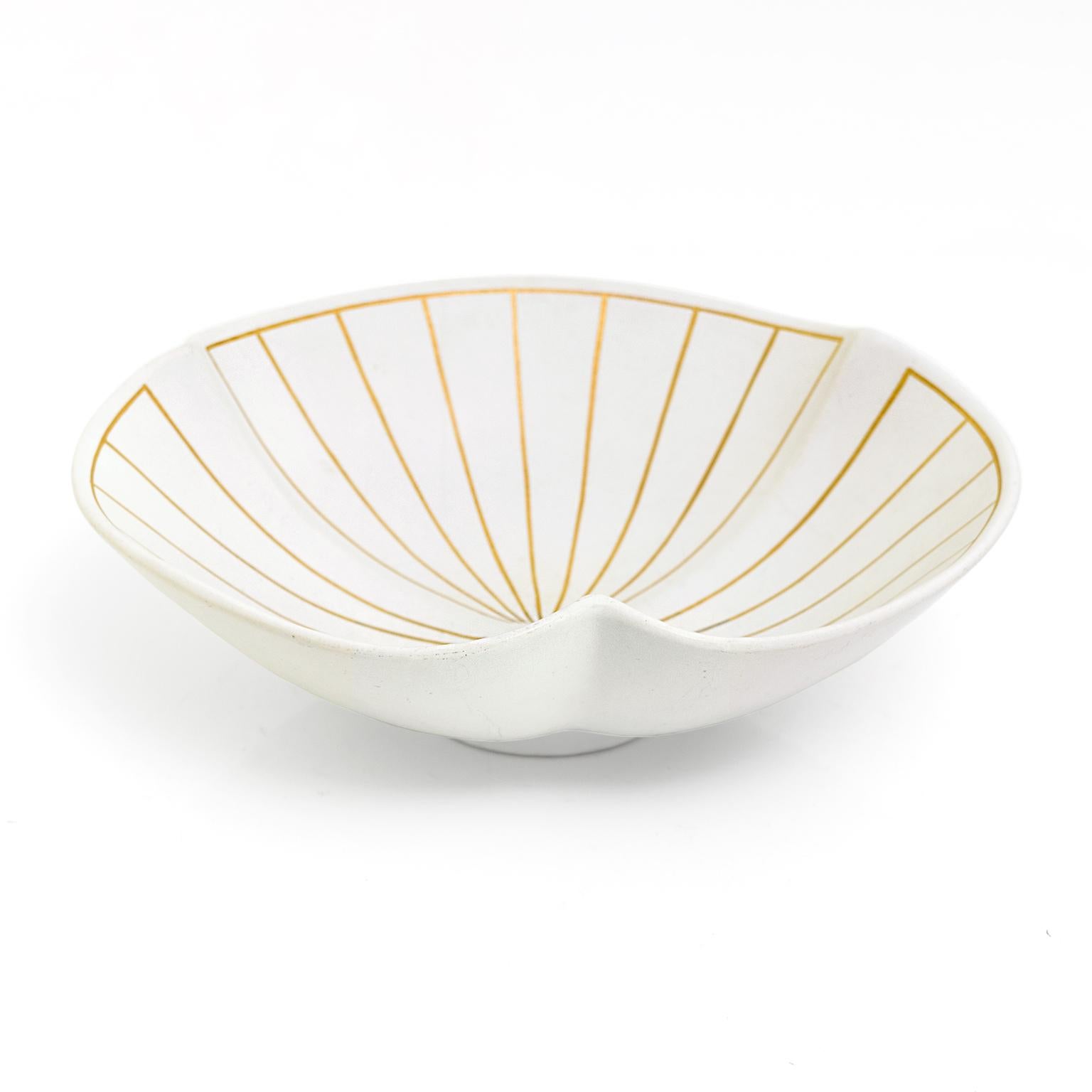 Scandinavian Modern Guldsurrea Series Stoneware Bowl by Wilhelm Kage, Gustavsberg, Sweden For Sale