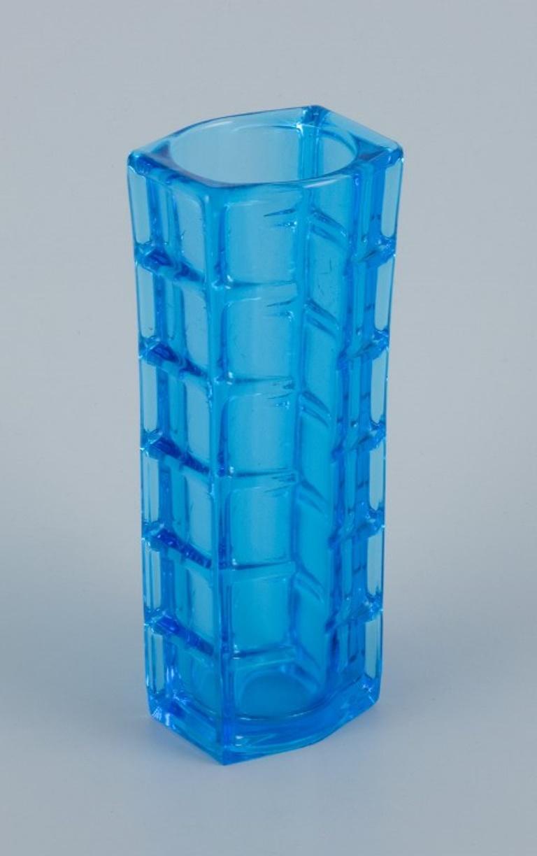 Gullaskruf, Sweden. Art glass vase in blue glass. Late 20th C. In Excellent Condition For Sale In Copenhagen, DK