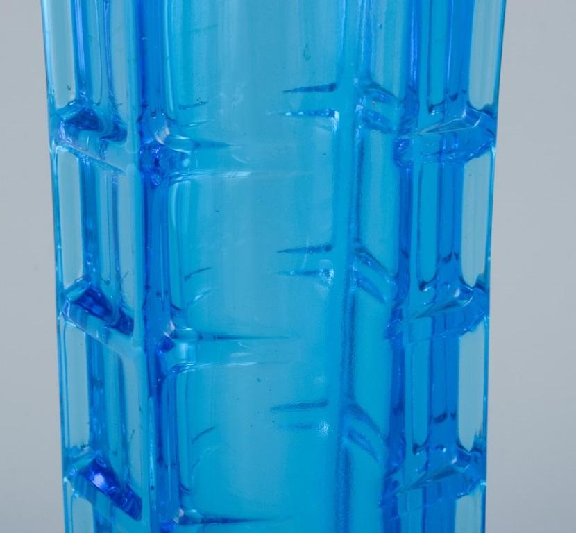 Gullaskruf, Sweden. Art glass vase in blue glass. Late 20th C. For Sale 1