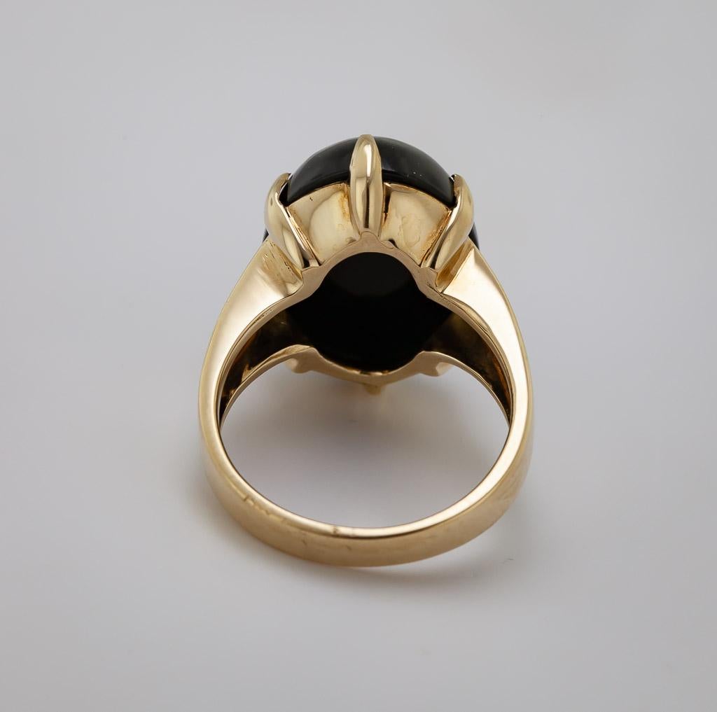 Gump’s Black Jade, Yellow Gold Ring In Good Condition In Pleasant Hill, CA