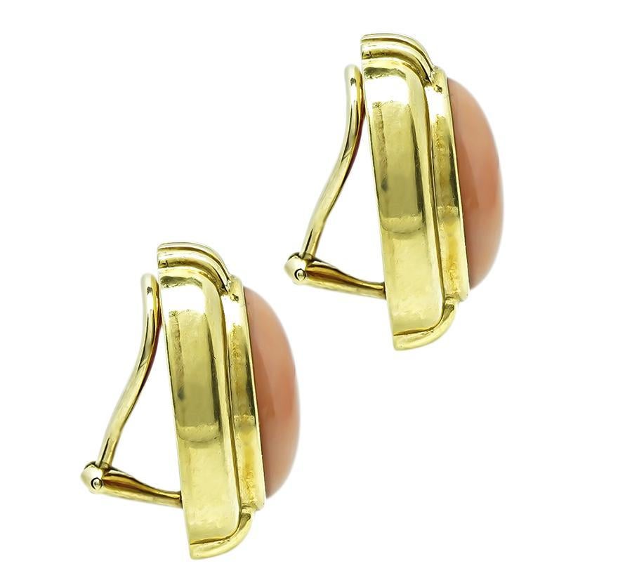 Gumps Coral Gold Earrings (Cabochon) im Angebot