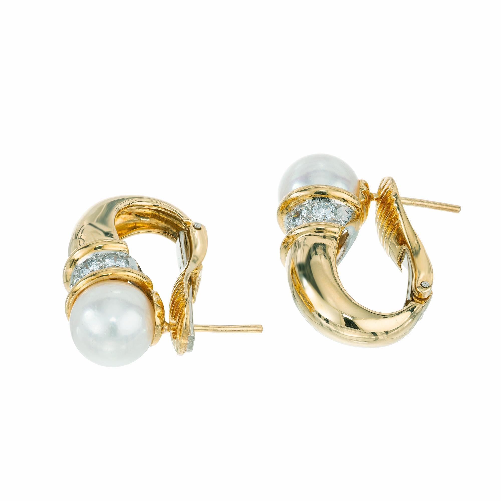 Orecchini a clip Gumps Cultured Pearl Diamond Gold Cornucopia Design In condizioni ottime in vendita a Stamford, CT