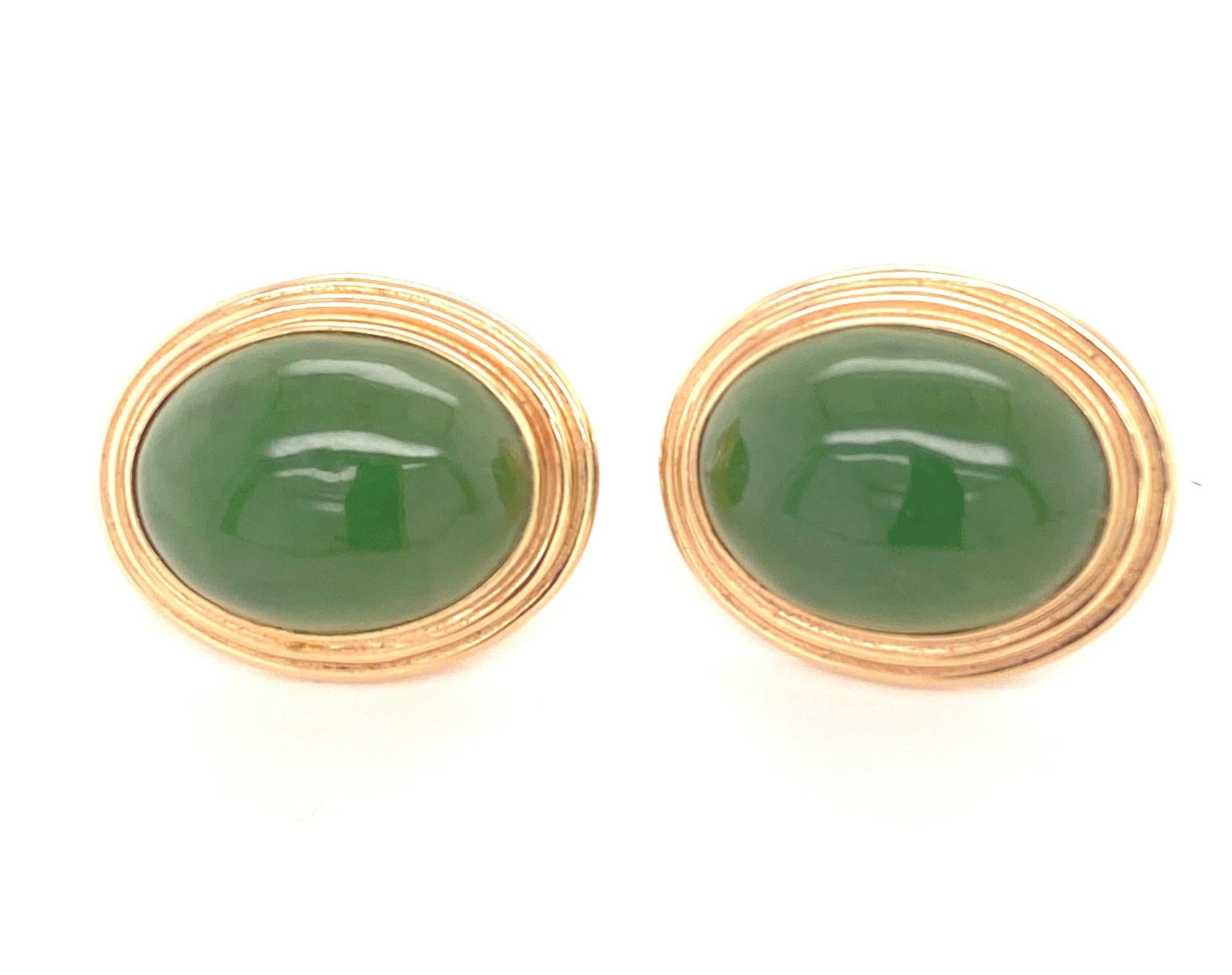 Gumps Pair of Vintage Jadeite Jade 14 Karat Gold Earrings In Good Condition For Sale In Woodland Hills, CA