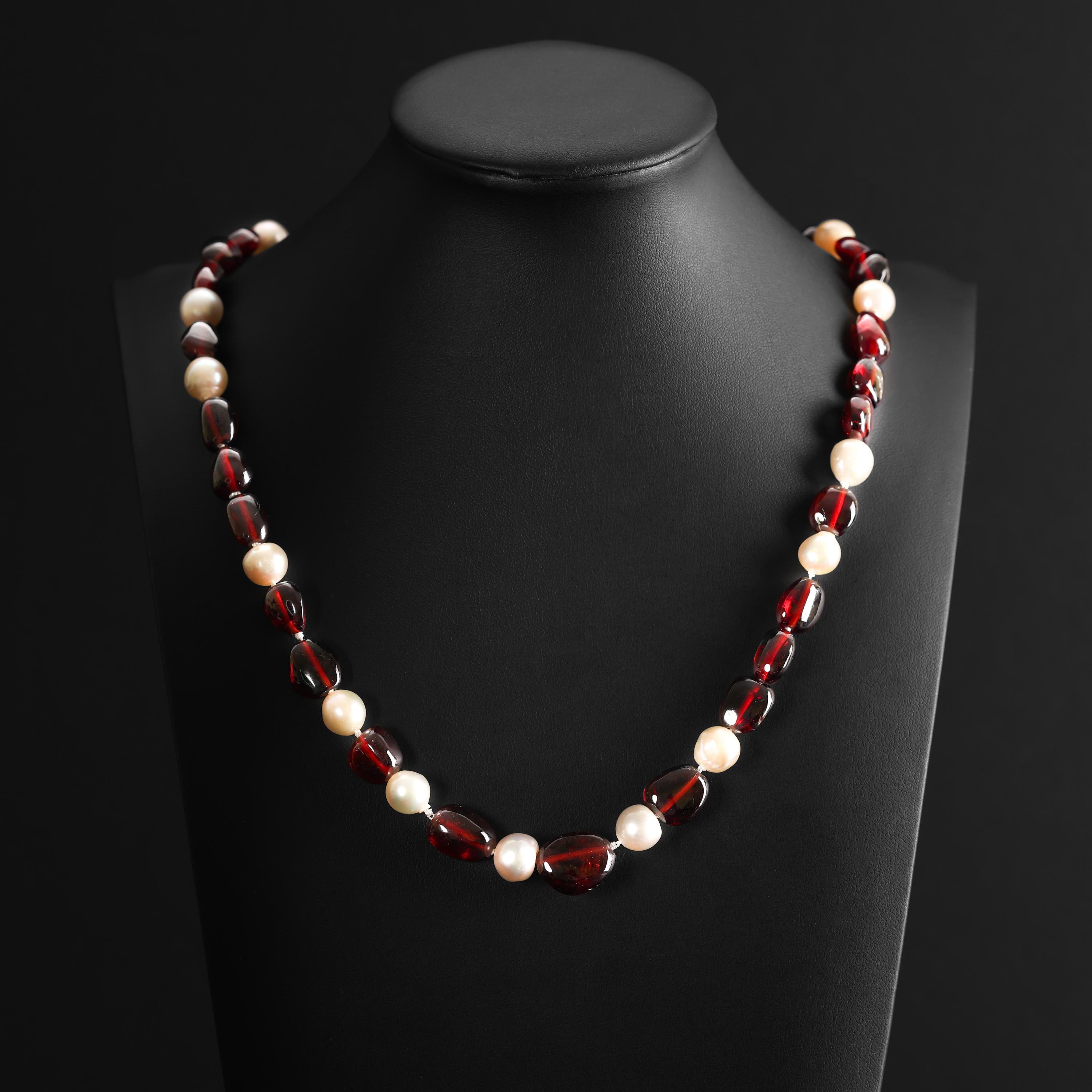 vintage garnet bead necklace