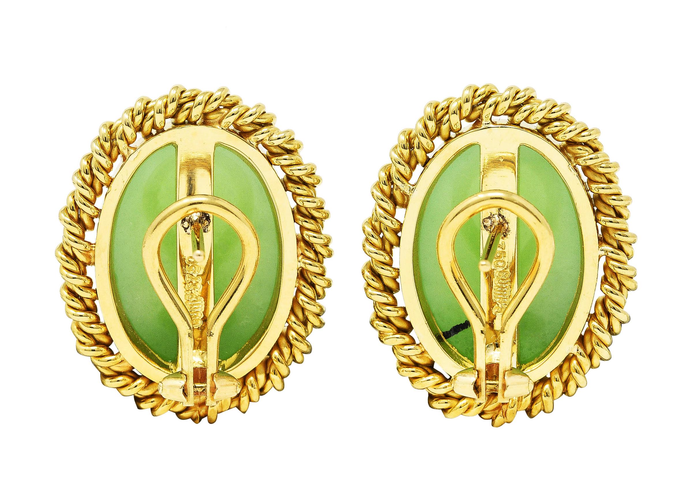 18 Karat Gelbgold Ohrringe mit Jade-Cabochon von Gump's 1