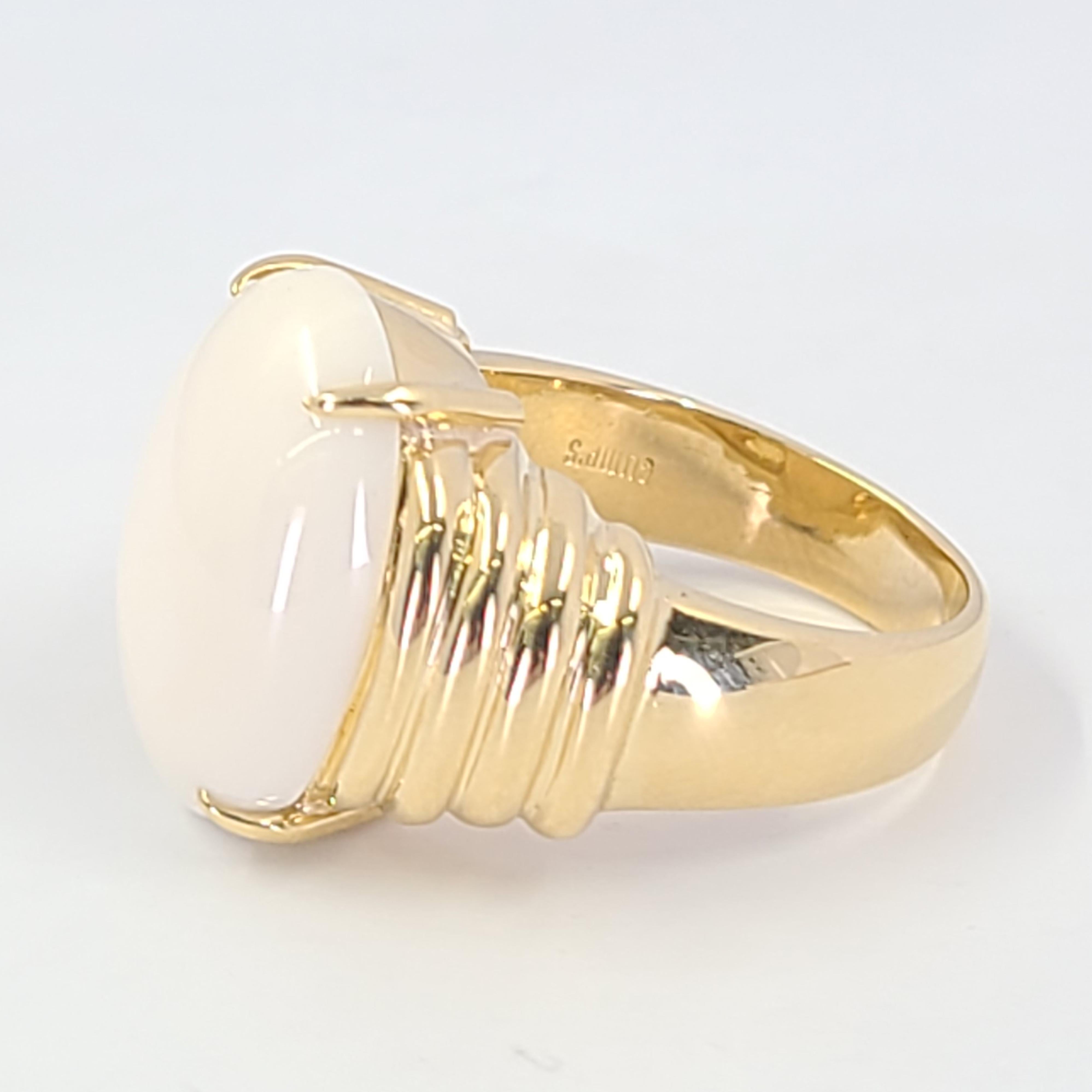 Gump's Yellow Gold and White Coral Ring In Good Condition For Sale In Coral Gables, FL