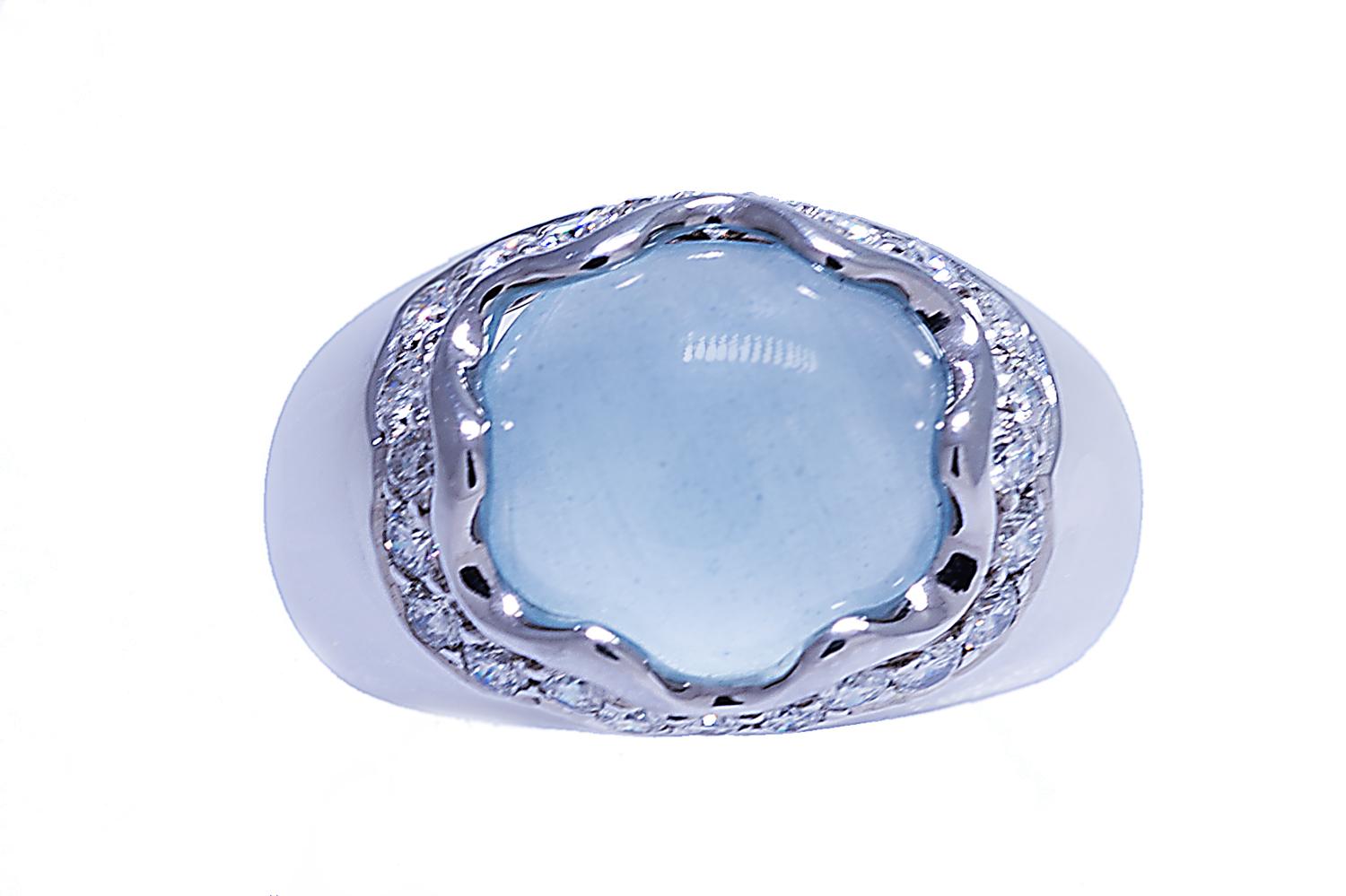 Gumuchian 18 Karat Aquamarine and Diamond Ring In New Condition For Sale In Spartanburg, SC