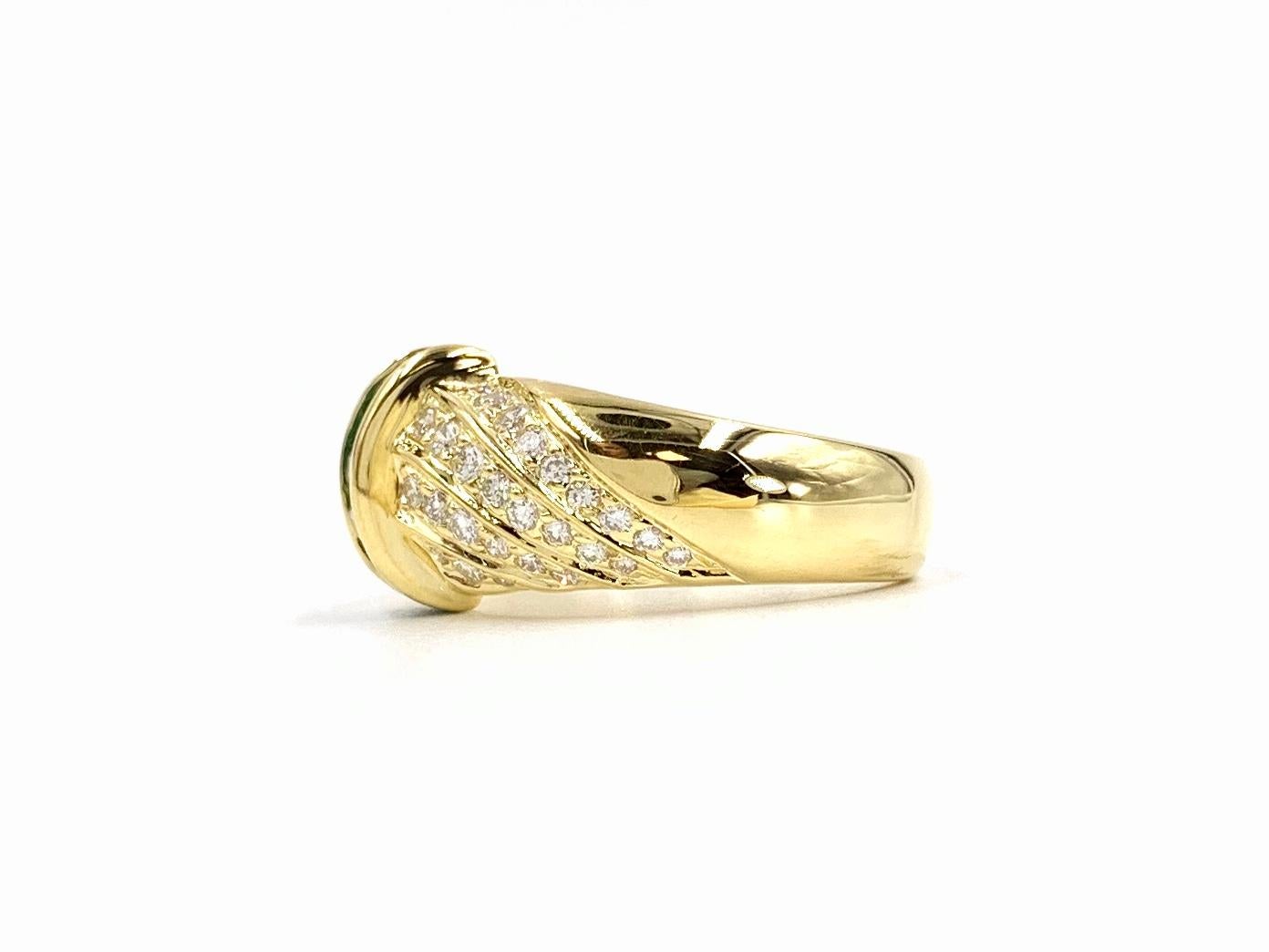 Women's Gumuchian 18 Karat Emerald and Diamond Modern Ring For Sale