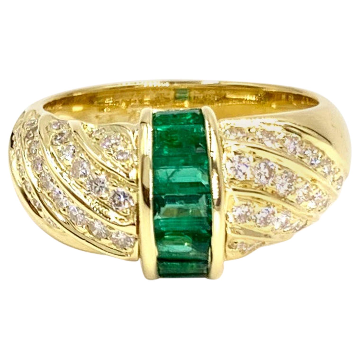 Gumuchian 18 Karat Emerald and Diamond Modern Ring For Sale