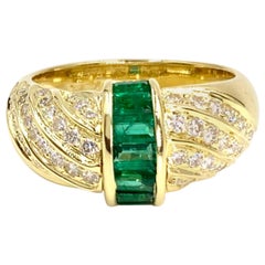 Gumuchian 18 Karat Emerald and Diamond Modern Ring