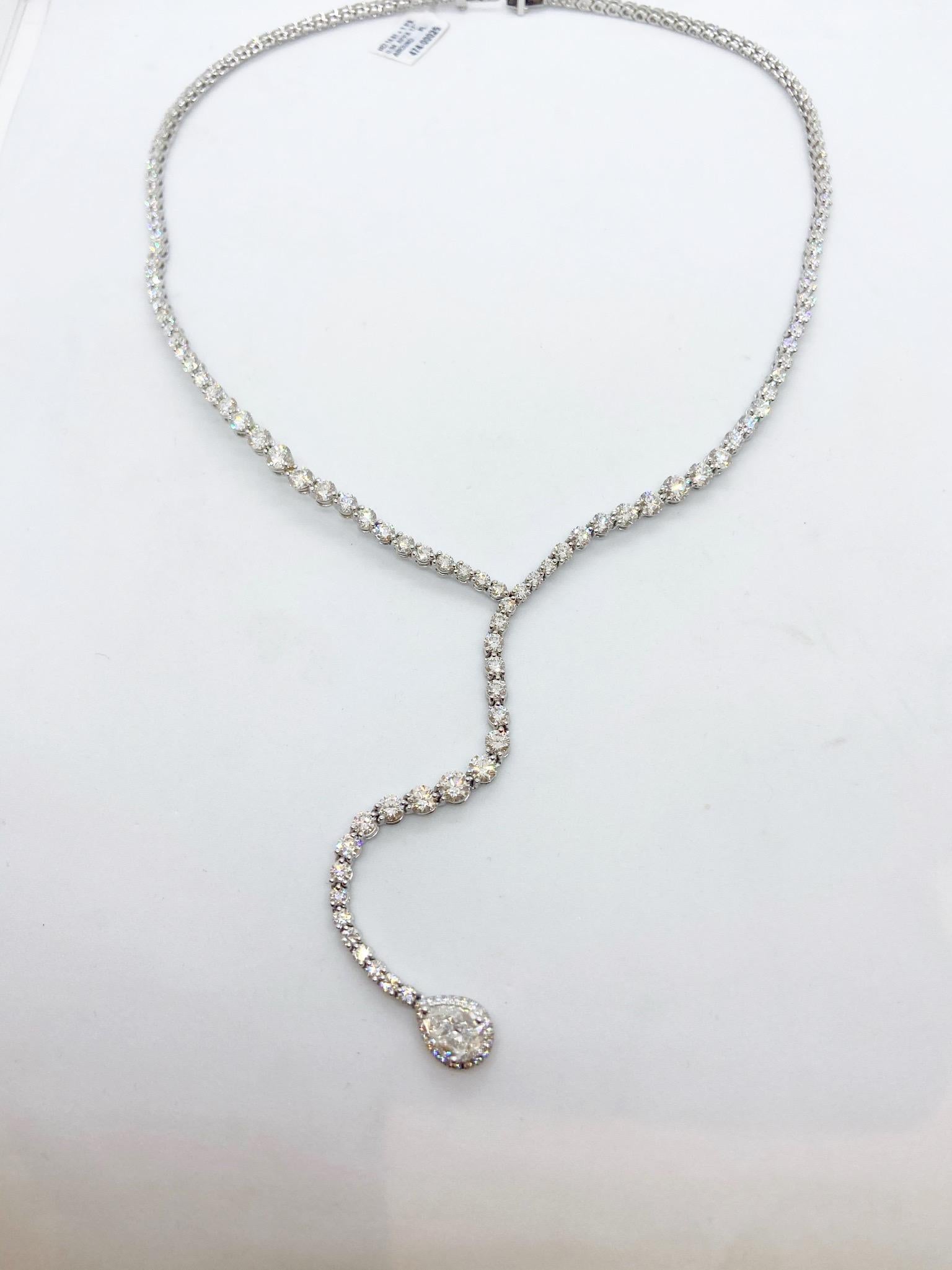 Gumuchian Platino e Diamanti 15,55Ct. Collana a cascata con .94Ct. Diamante a pera In condizioni Nuovo in vendita a New York, NY