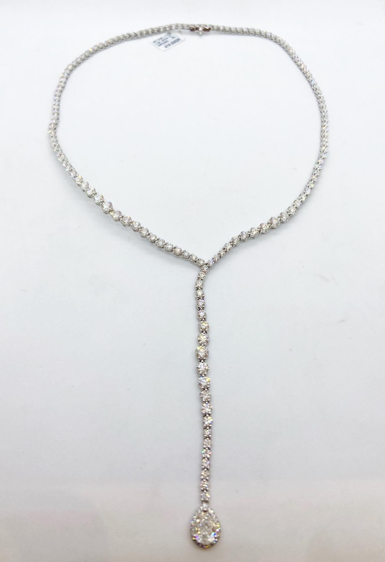 Gumuchian Platino e Diamanti 15,55Ct. Collana a cascata con .94Ct. Diamante a pera in vendita 1