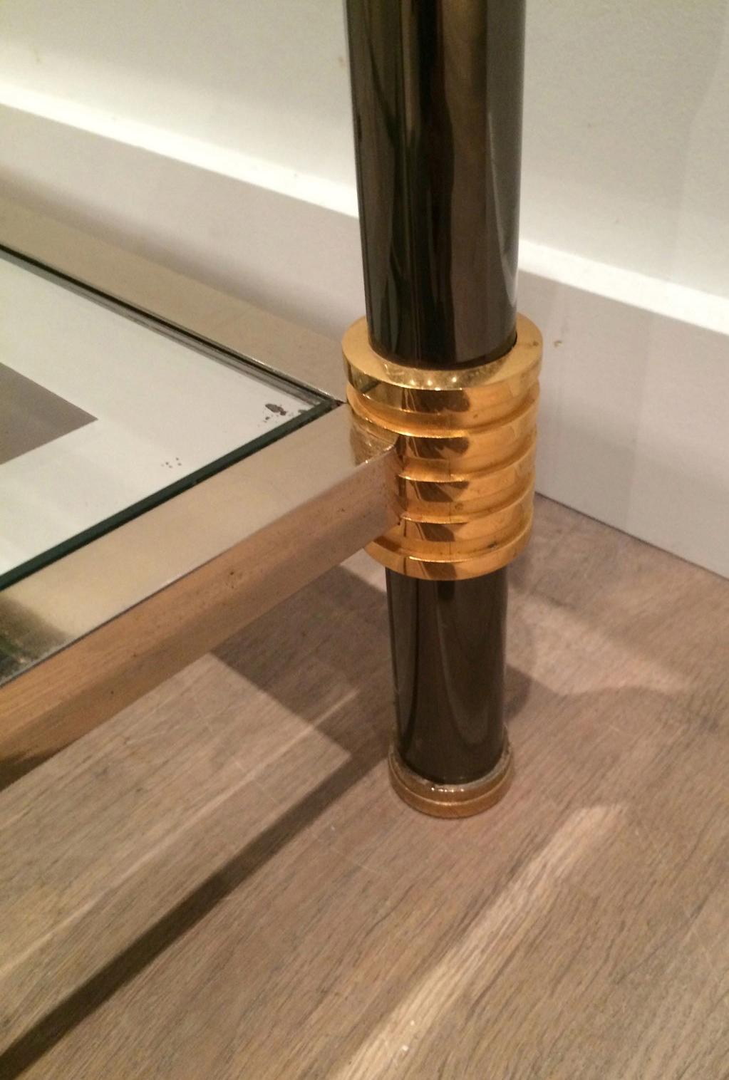 Doré Table basse en métal à canon et métal doré, Œuvre française, vers 1970 en vente