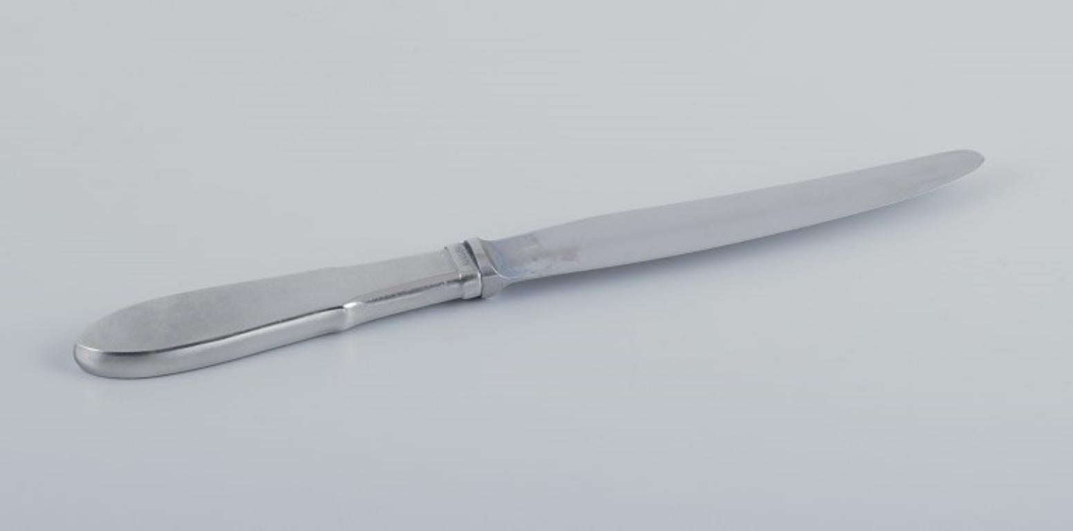 Gundorph Albertus pour Georg Jensen. Huit couteaux de table Mitra en acier inoxydable Excellent état - En vente à København, Copenhagen